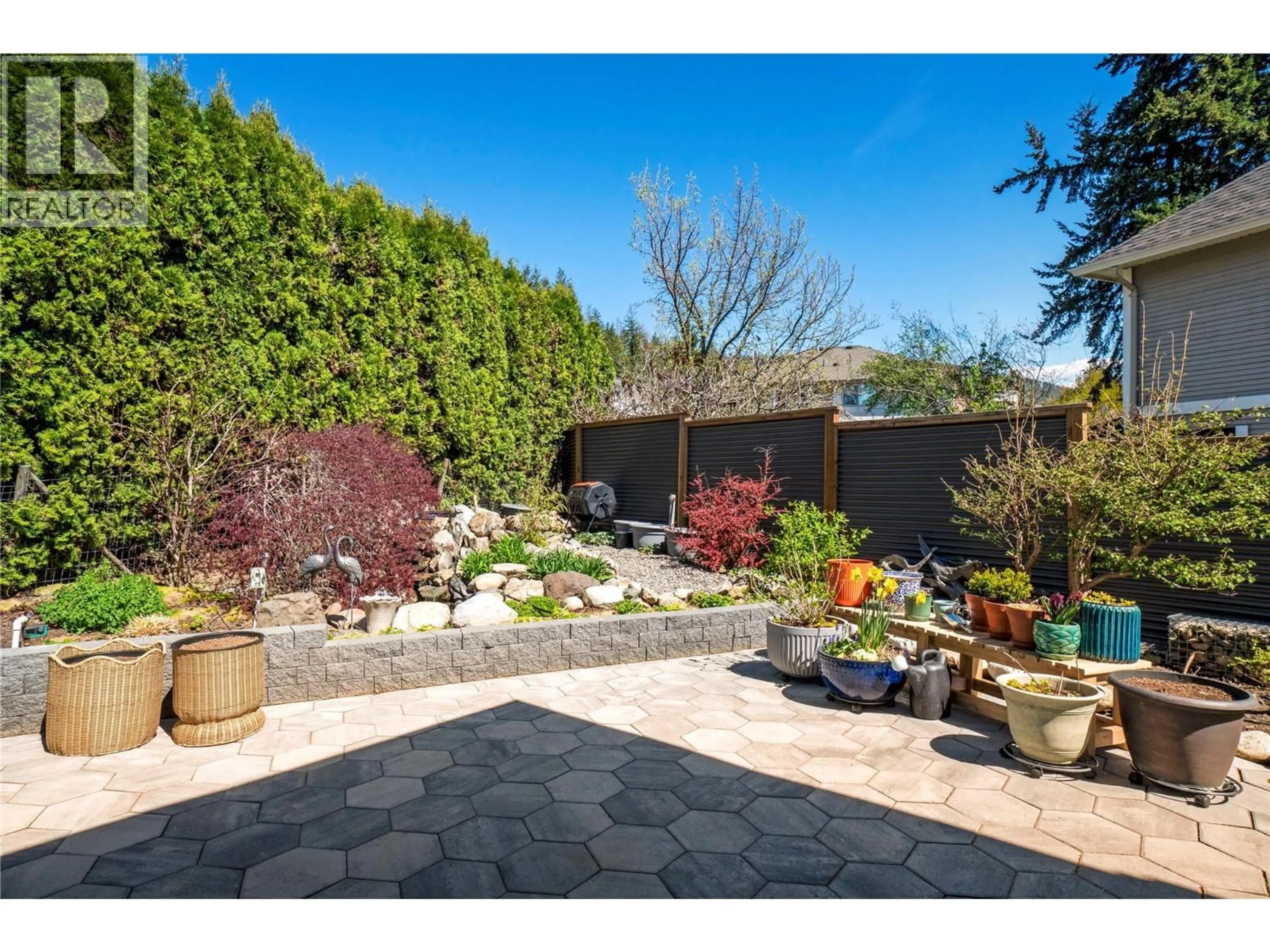 Patio, street for 3061 18 AVENUE NORTHEAST, Salmon Arm British Columbia V1E1P5