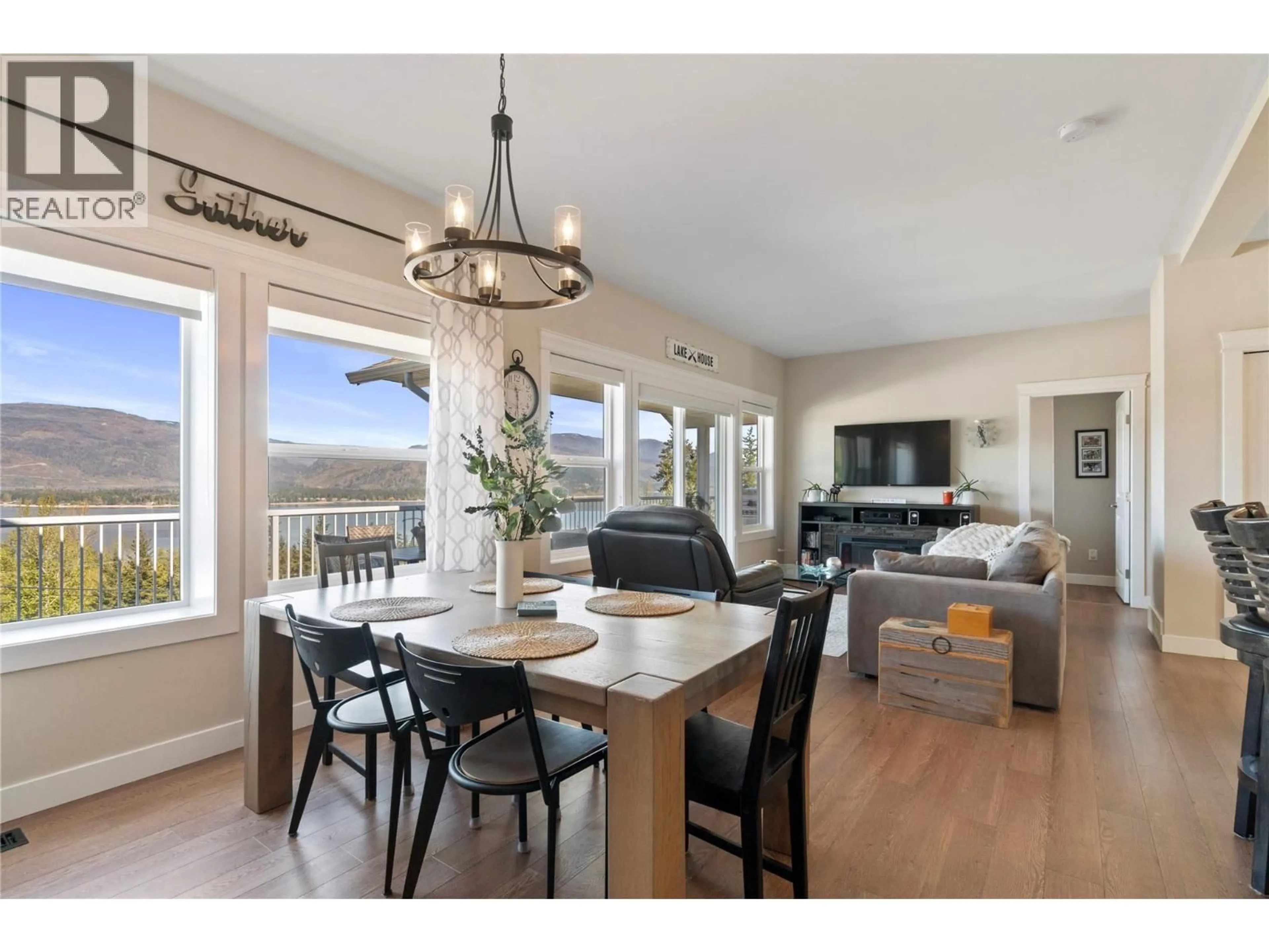 Open concept kitchen, wood/laminate floor for 35 - 1510 TRANS CANADA HIGHWAY, Sorrento British Columbia V0E2W2