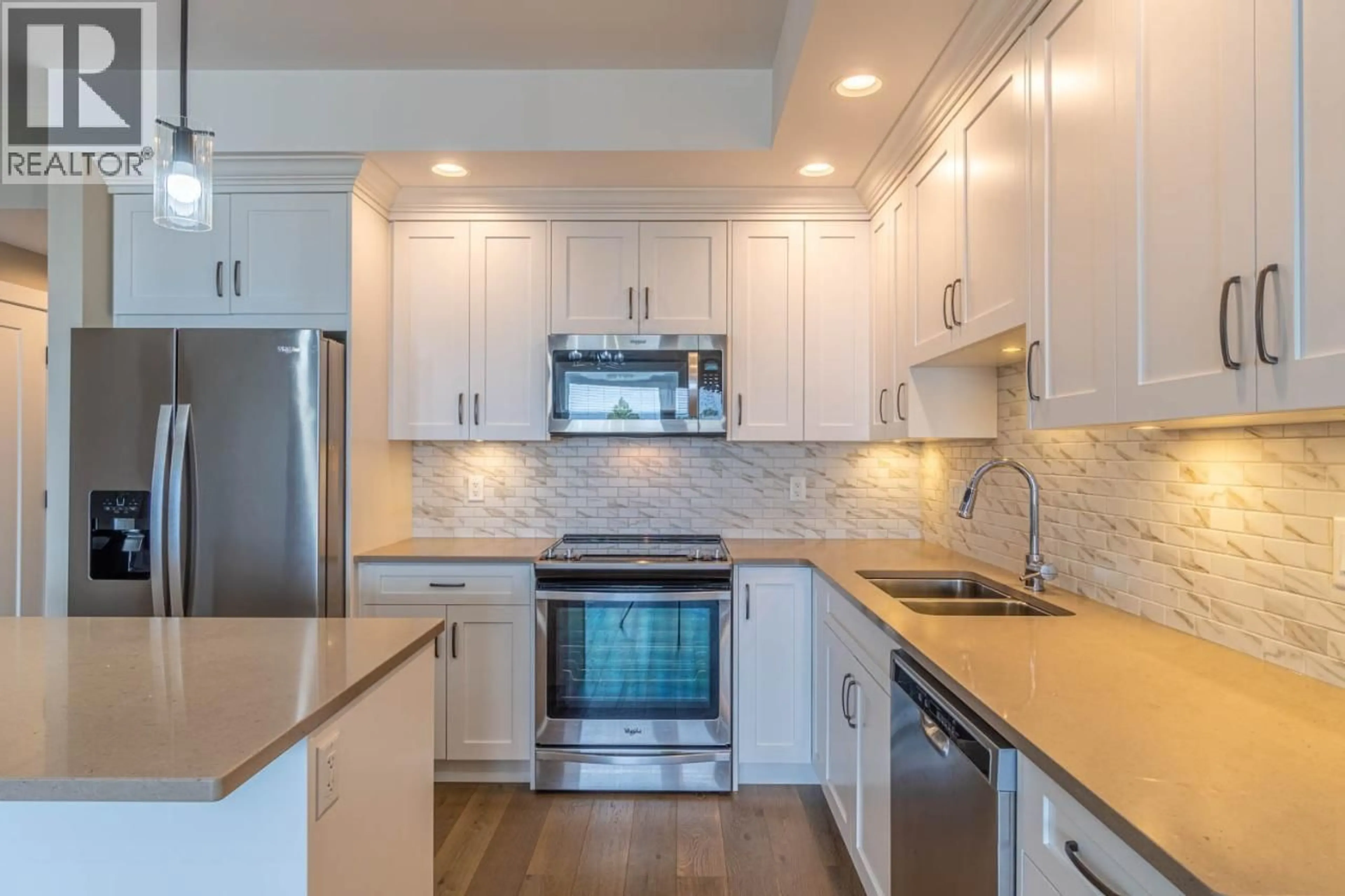 Open concept kitchen, ceramic/tile floor for 31 - 2171 VAN HORNE DRIVE, Kamloops British Columbia V1S0E2