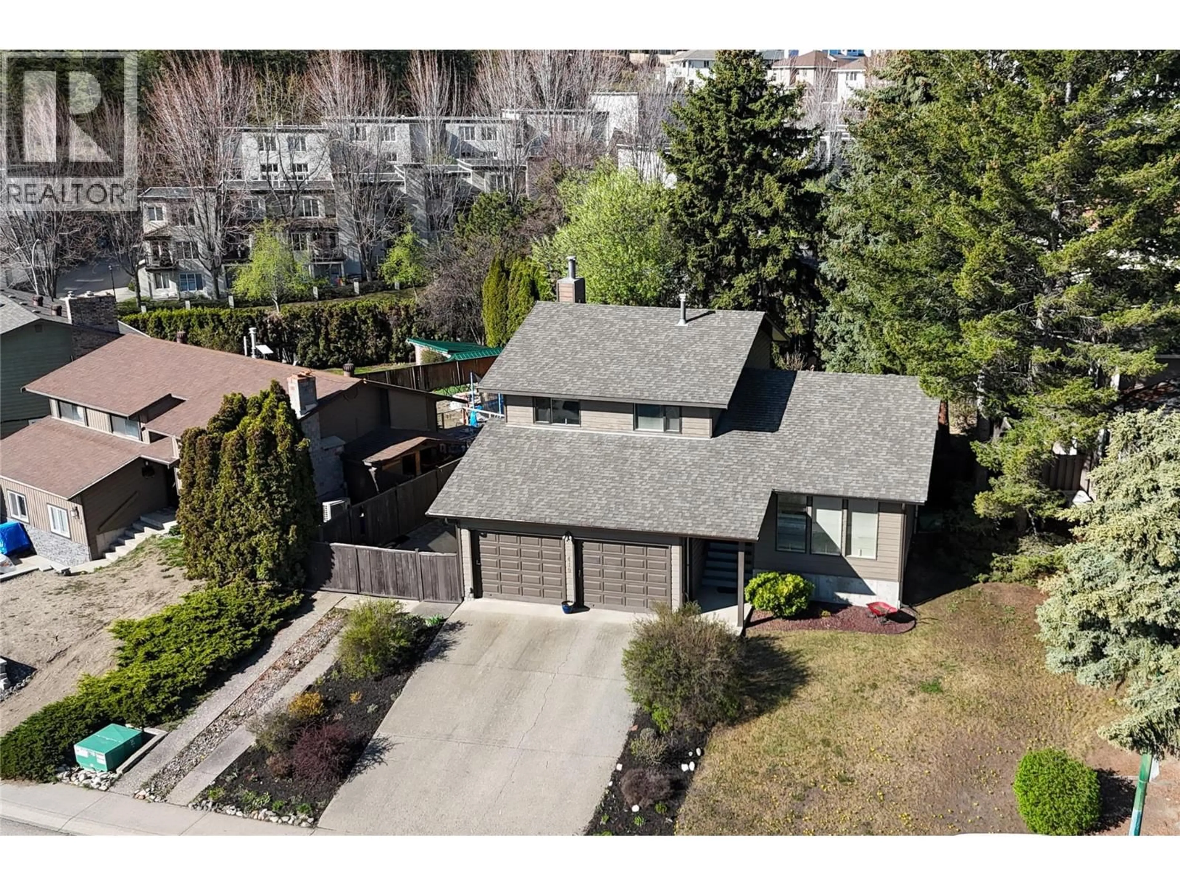 A pic from outside/outdoor area/front of a property/back of a property/a pic from drone, street for 419 LAURIER DRIVE, Kamloops British Columbia V1S1C2
