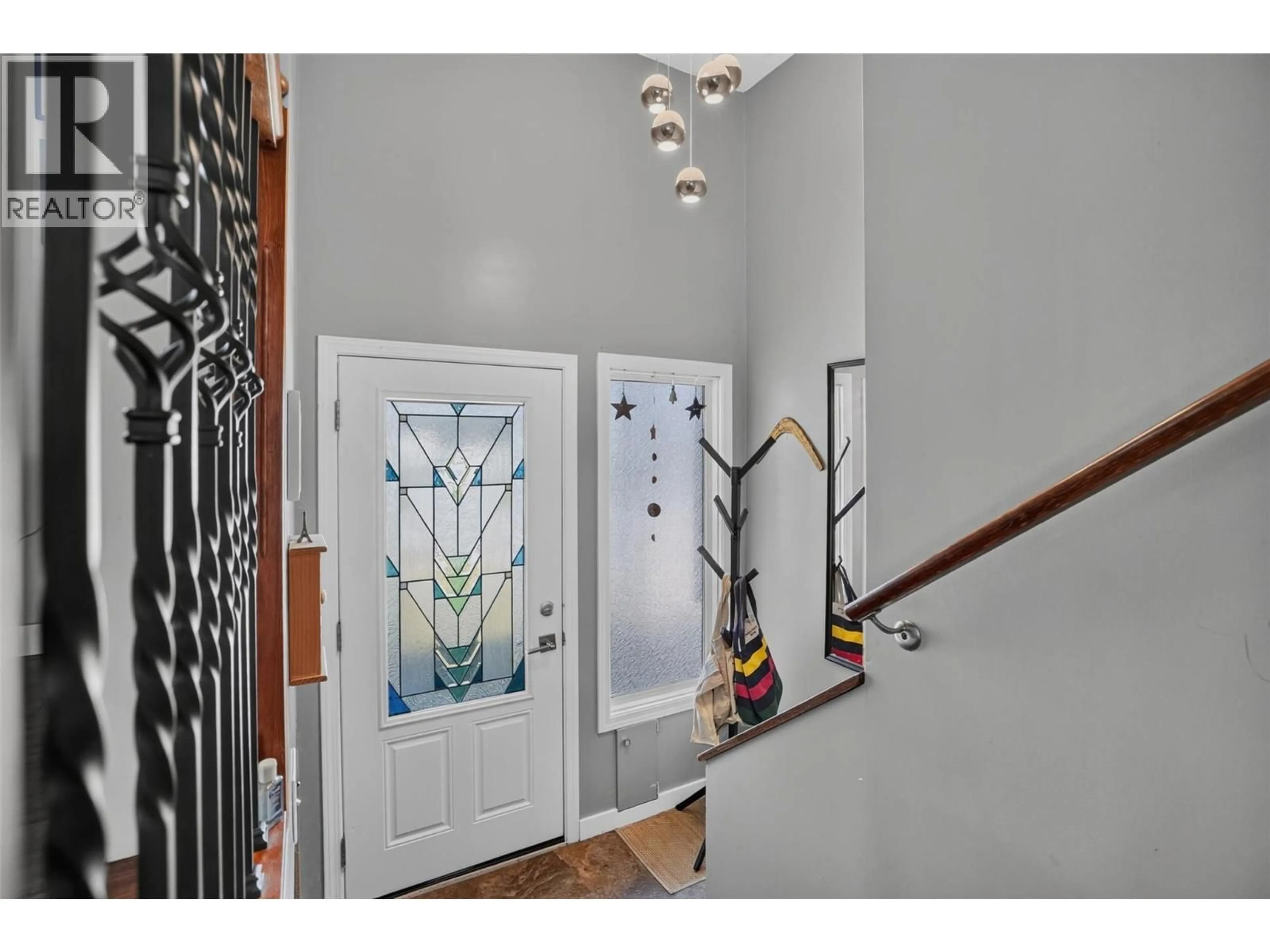 Indoor entryway for 3955 WOODLAND DRIVE, Trail British Columbia V1R2V6
