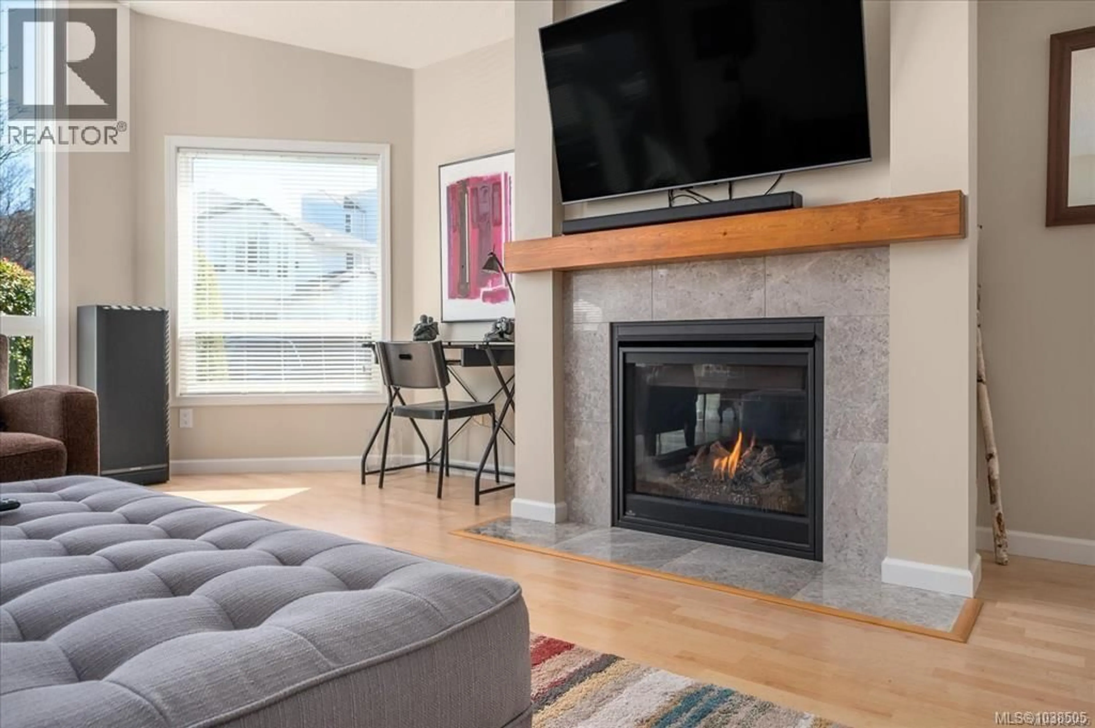 Living room with furniture, unknown for 17 - 6245 BLUEBACK ROAD, Nanaimo British Columbia V9V1N7