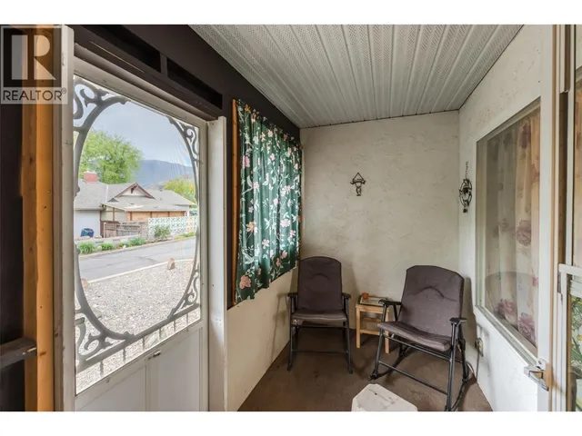 1 - 6462 PARK DRIVE, Oliver 2