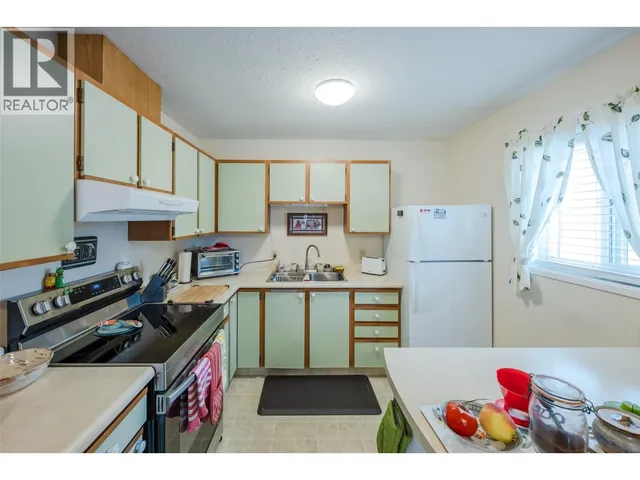 1 - 6462 PARK DRIVE, Oliver 5