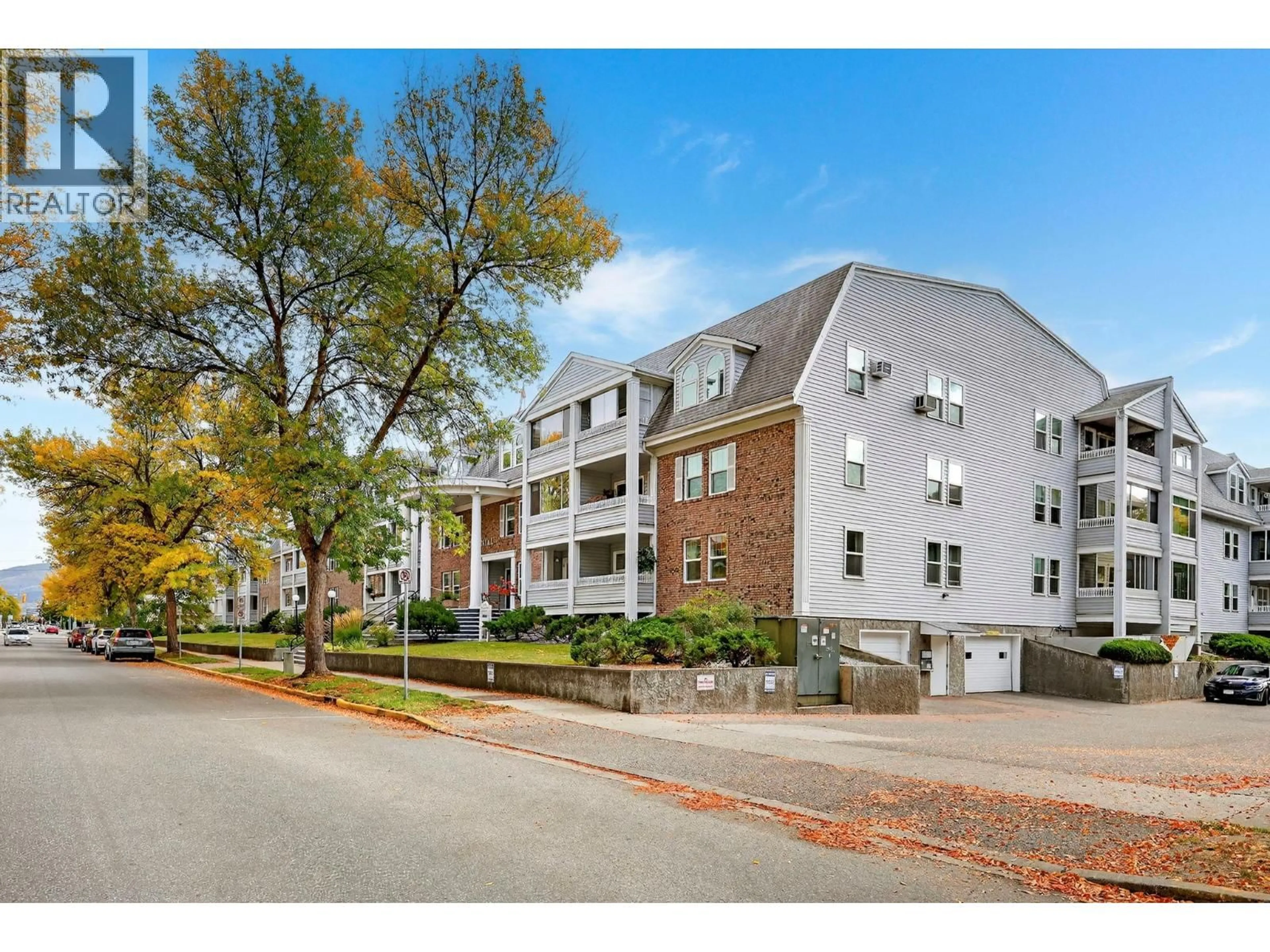 A pic from outside/outdoor area/front of a property/back of a property/a pic from drone, street for 207 - 575 SUTHERLAND AVENUE, Kelowna British Columbia V1Y8V1