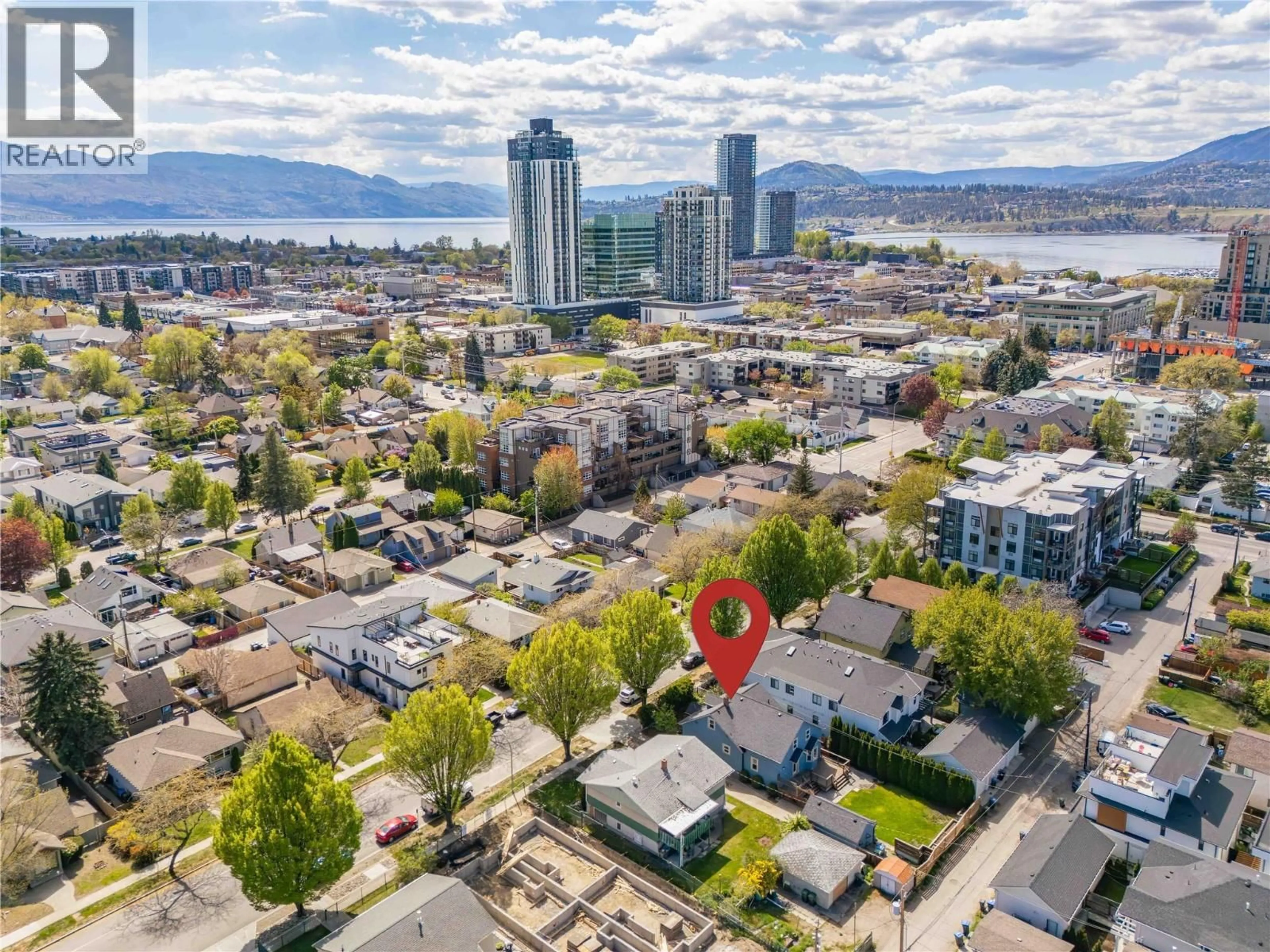 A pic from outside/outdoor area/front of a property/back of a property/a pic from drone, city buildings view from balcony for 756 STOCKWELL AVENUE, Kelowna British Columbia V1Y6V9