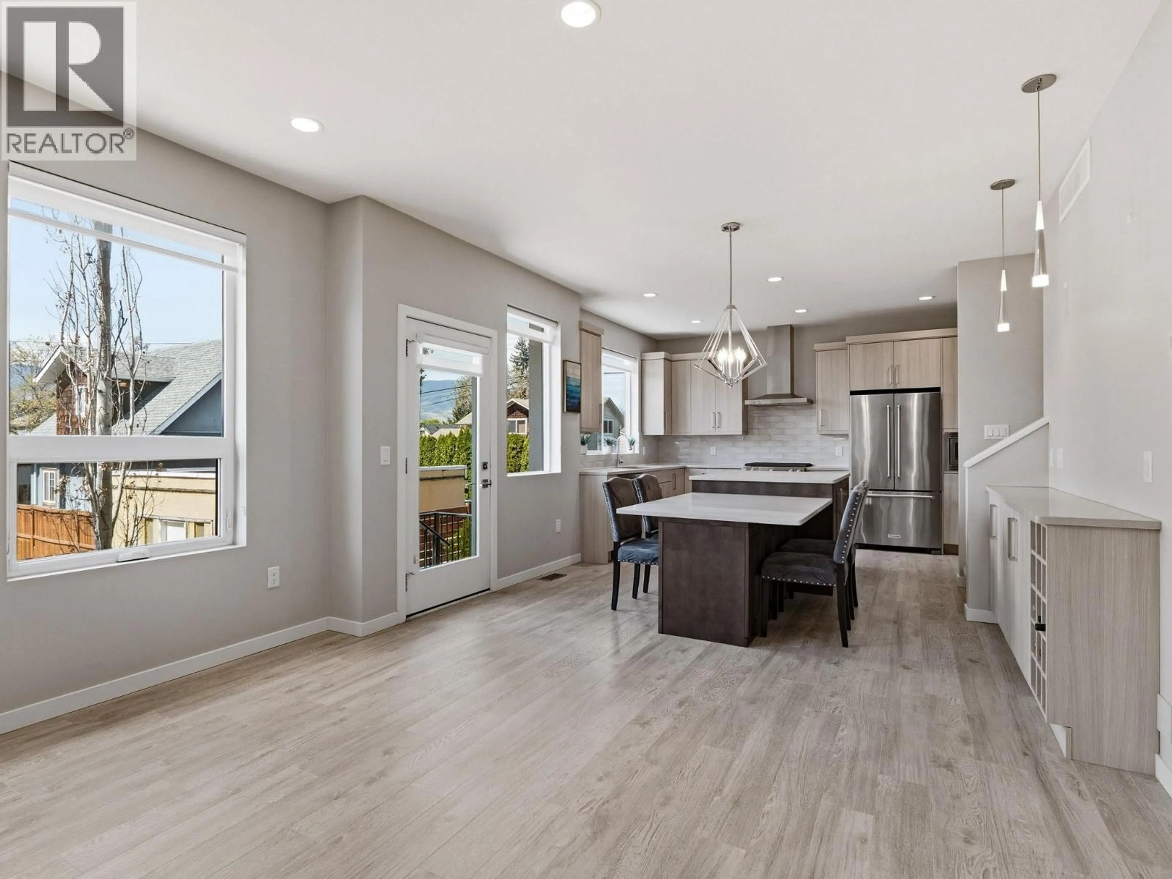 Open concept kitchen, unknown for 580 PATTERSON AVENUE, Kelowna British Columbia V1Y5C6