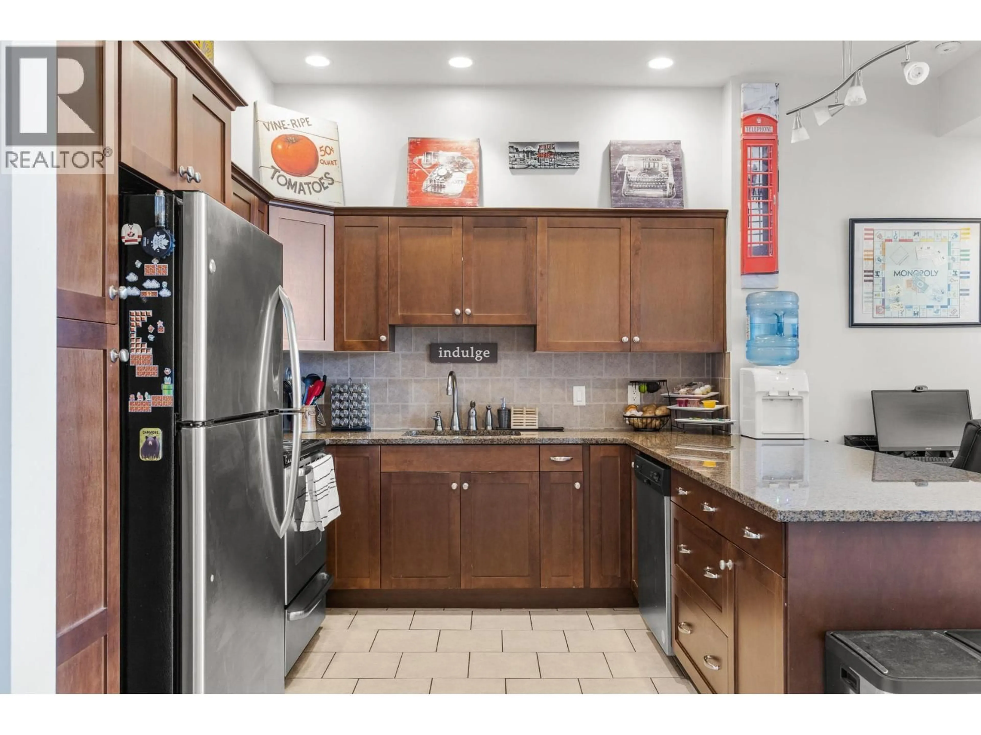 Standard kitchen, ceramic/tile floor for 4406 - 3842 OLD OKANAGAN HIGHWAY, West Kelowna British Columbia V4T3G7