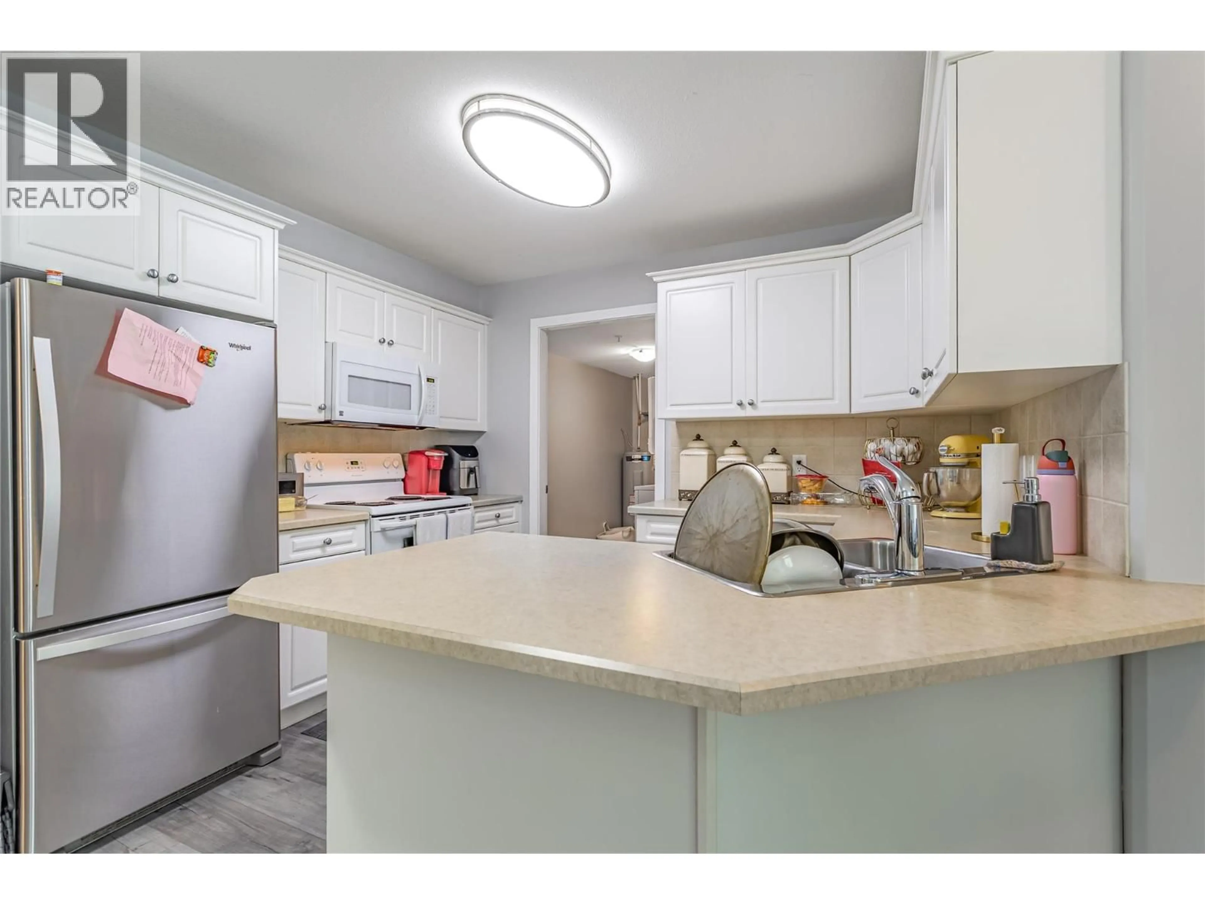 Standard kitchen, unknown for 114 - 260 FRANKLYN ROAD, Kelowna British Columbia V1X8C1