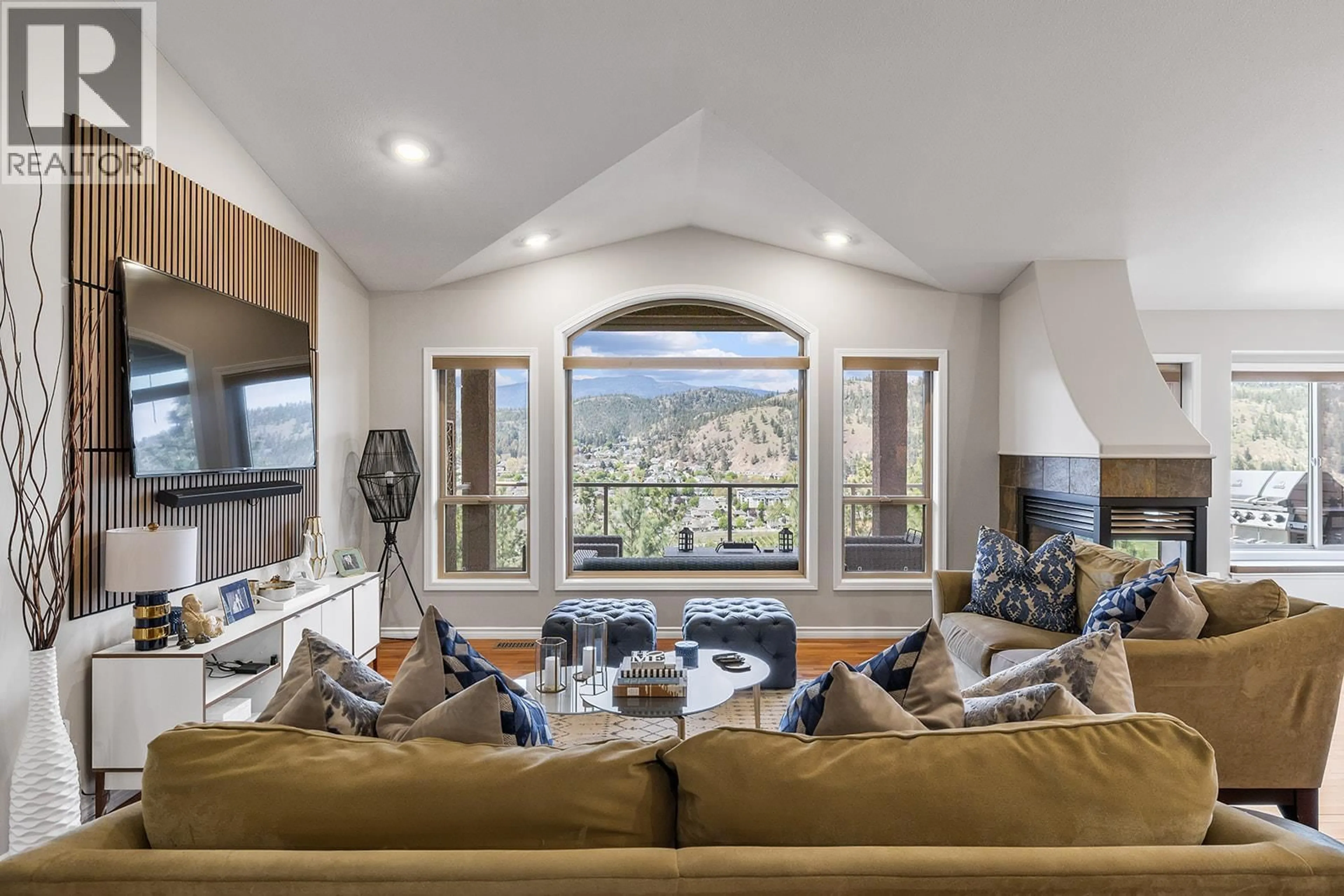Living room with furniture, unknown for 600 DENALI DRIVE, Kelowna British Columbia V1V2P6