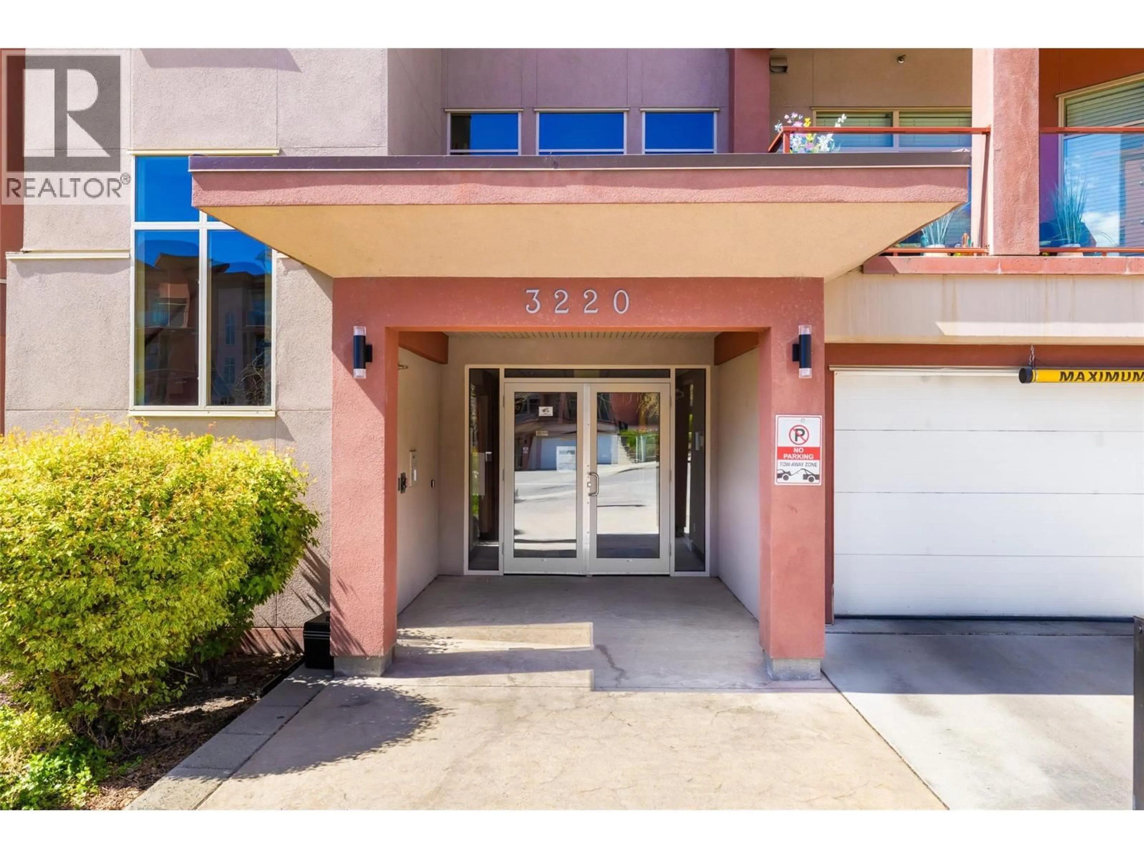 Indoor foyer for 205 - 3220 SKYVIEW LANE, Westbank British Columbia V4T3J4