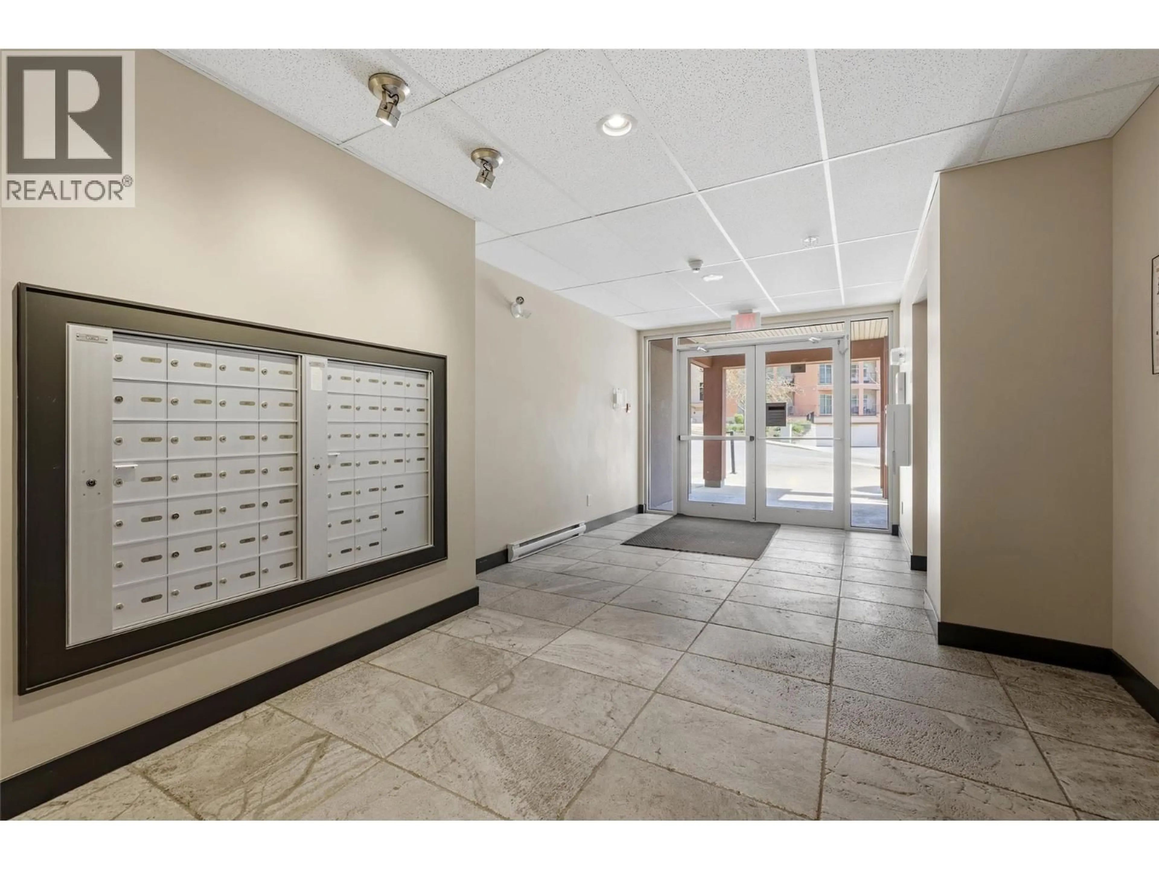 Indoor foyer for 205 - 3220 SKYVIEW LANE, Westbank British Columbia V4T3J4
