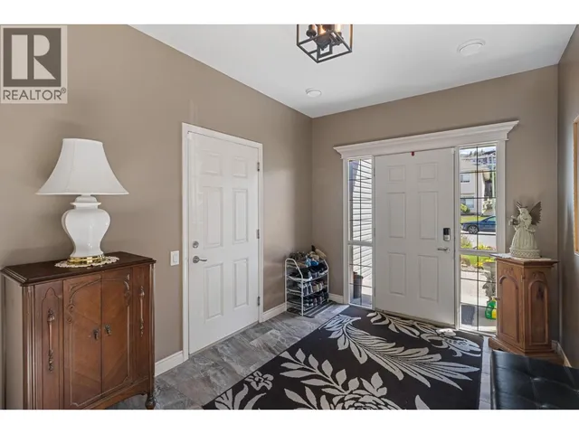 534 SOUTH CREST DRIVE, Kelowna 4