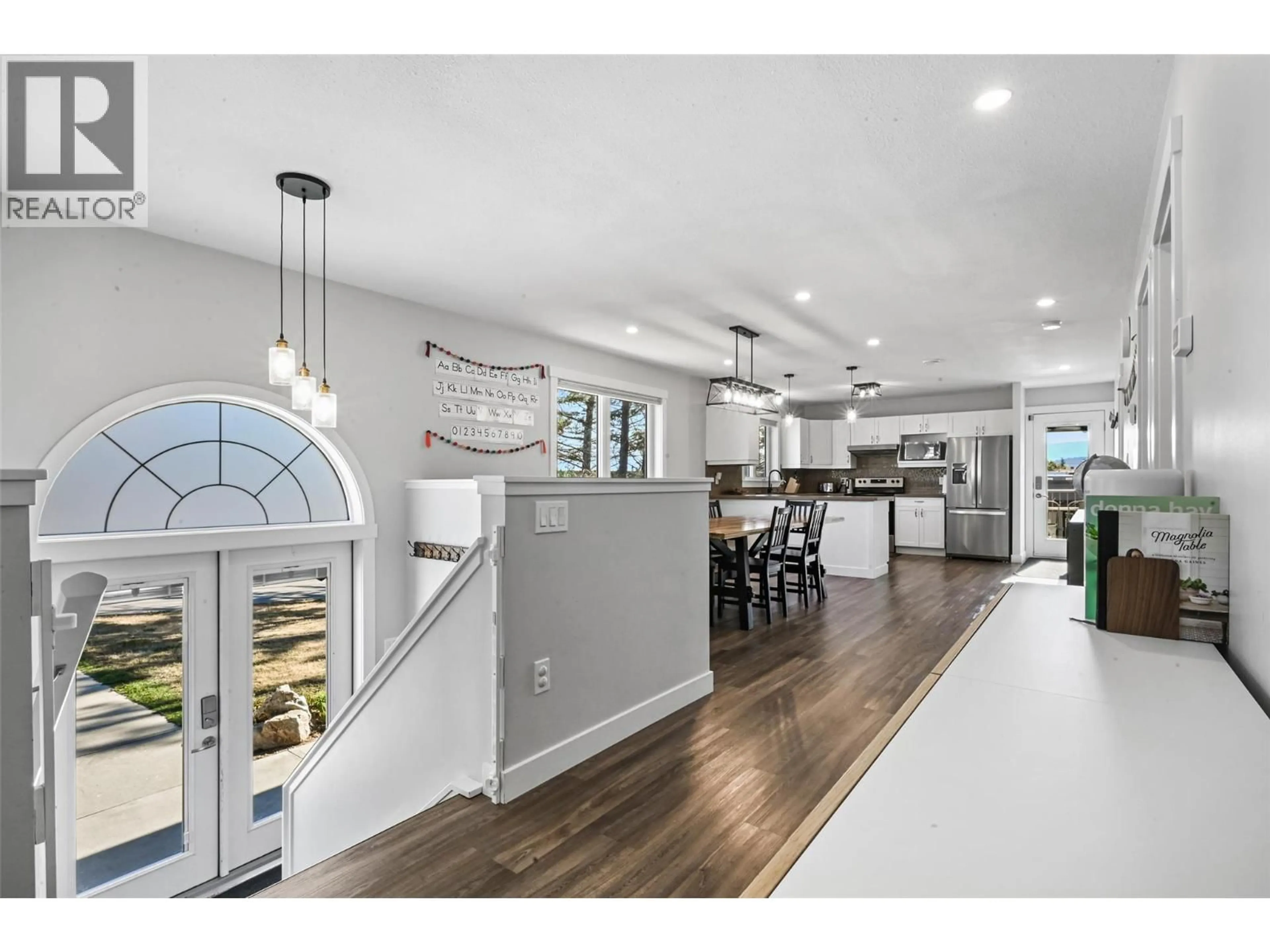 Open concept kitchen, unknown for 208 7TH AVENUE, Invermere British Columbia V0A1K4