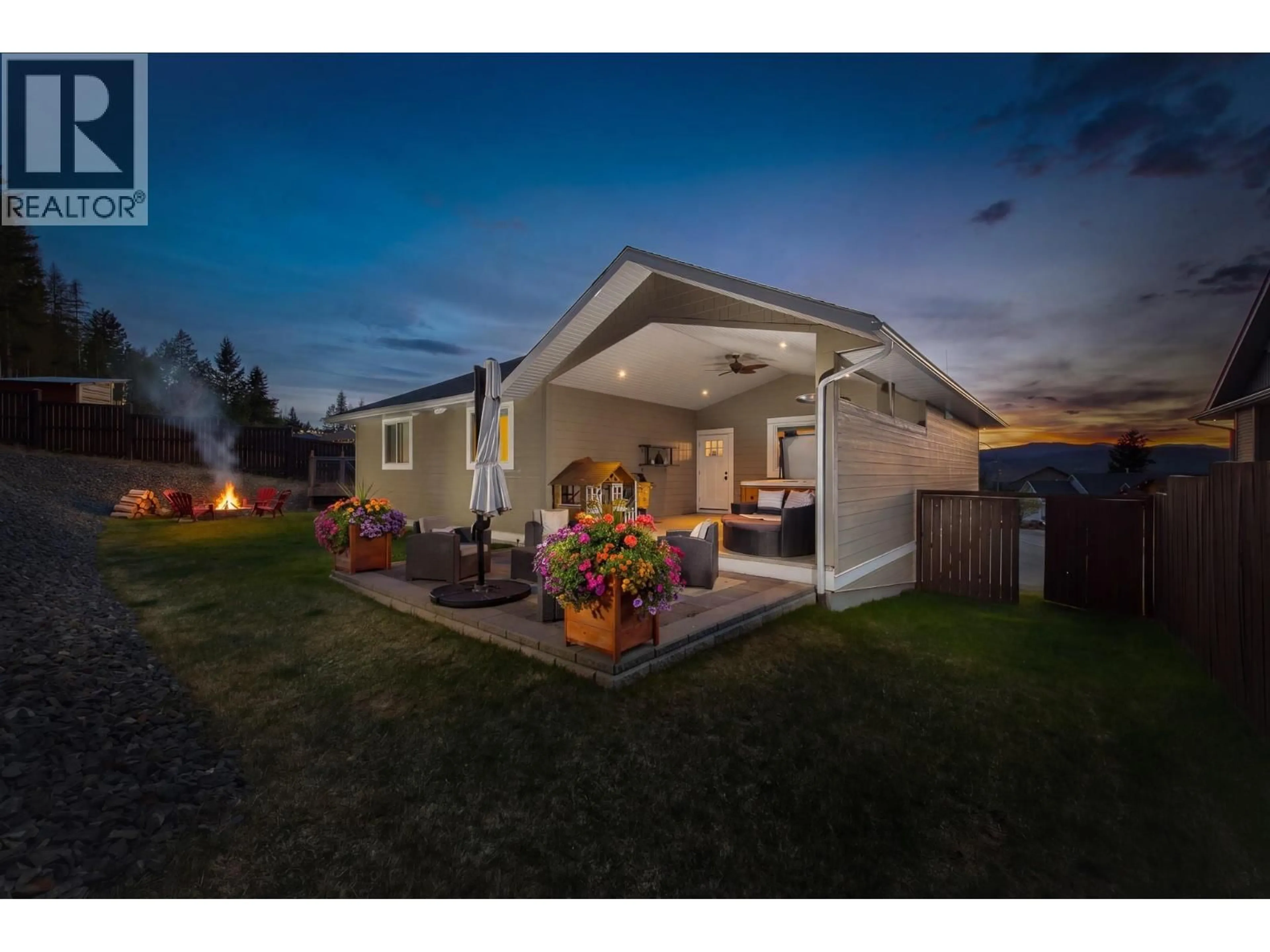 Home with vinyl exterior material, street for 1464 SOUTHVIEW DRIVE, Cranbrook British Columbia V1C0A2
