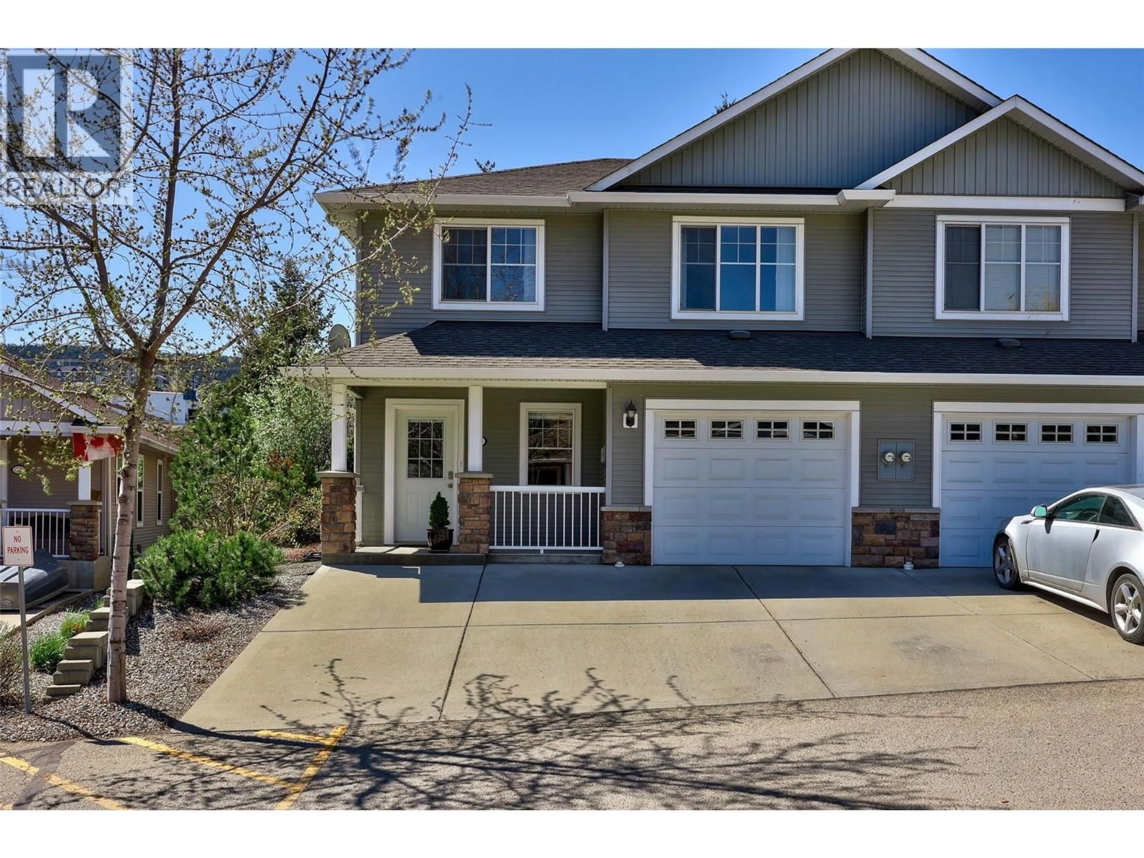 Home with vinyl exterior material, street for 34 - 1855 HILLSIDE DRIVE, Kamloops British Columbia V2E0A2