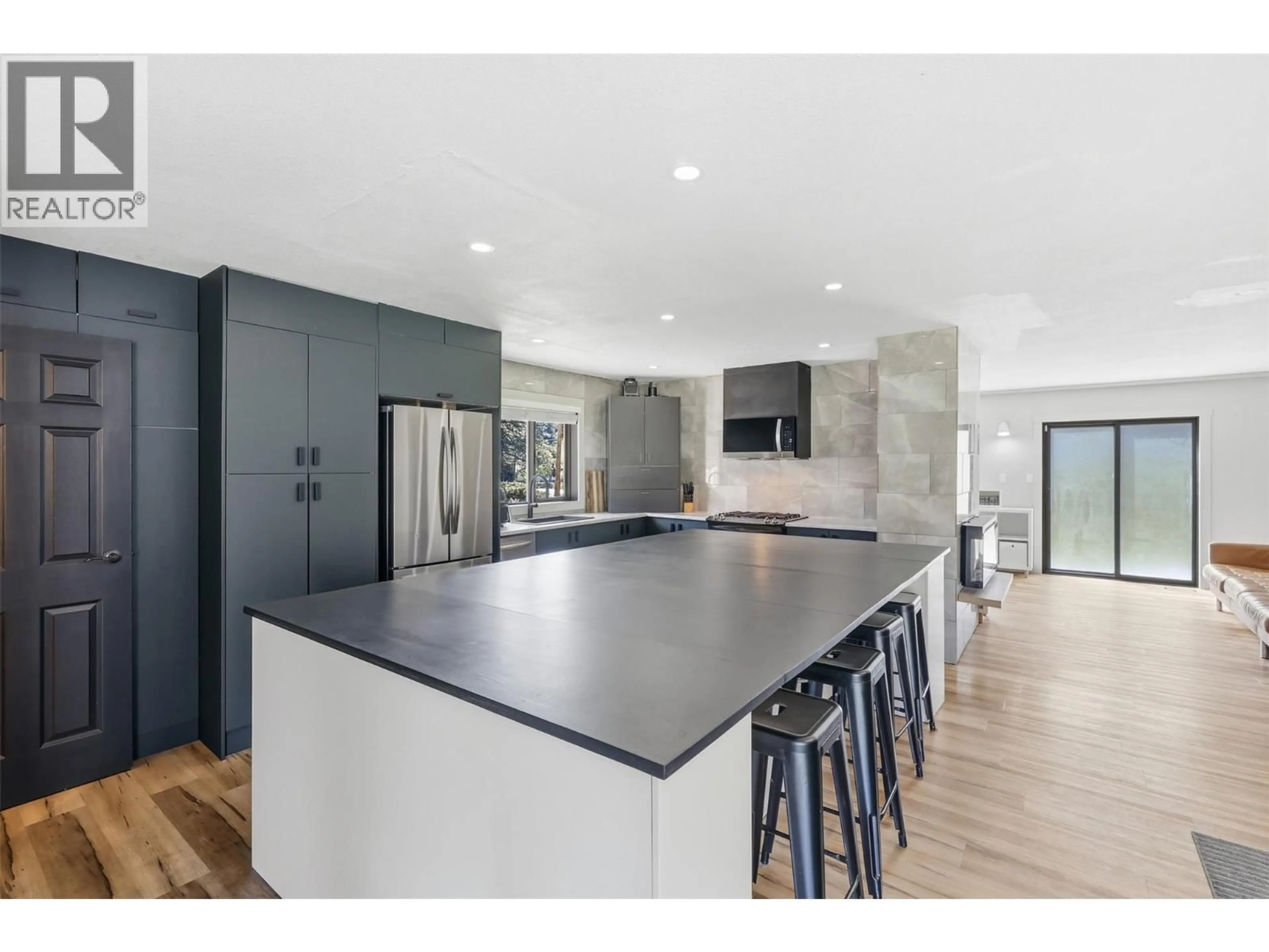 Contemporary kitchen, ceramic/tile floor for 4747 KAMLOOPS VERNON HIGHWAY, Westwold British Columbia V0E3B1