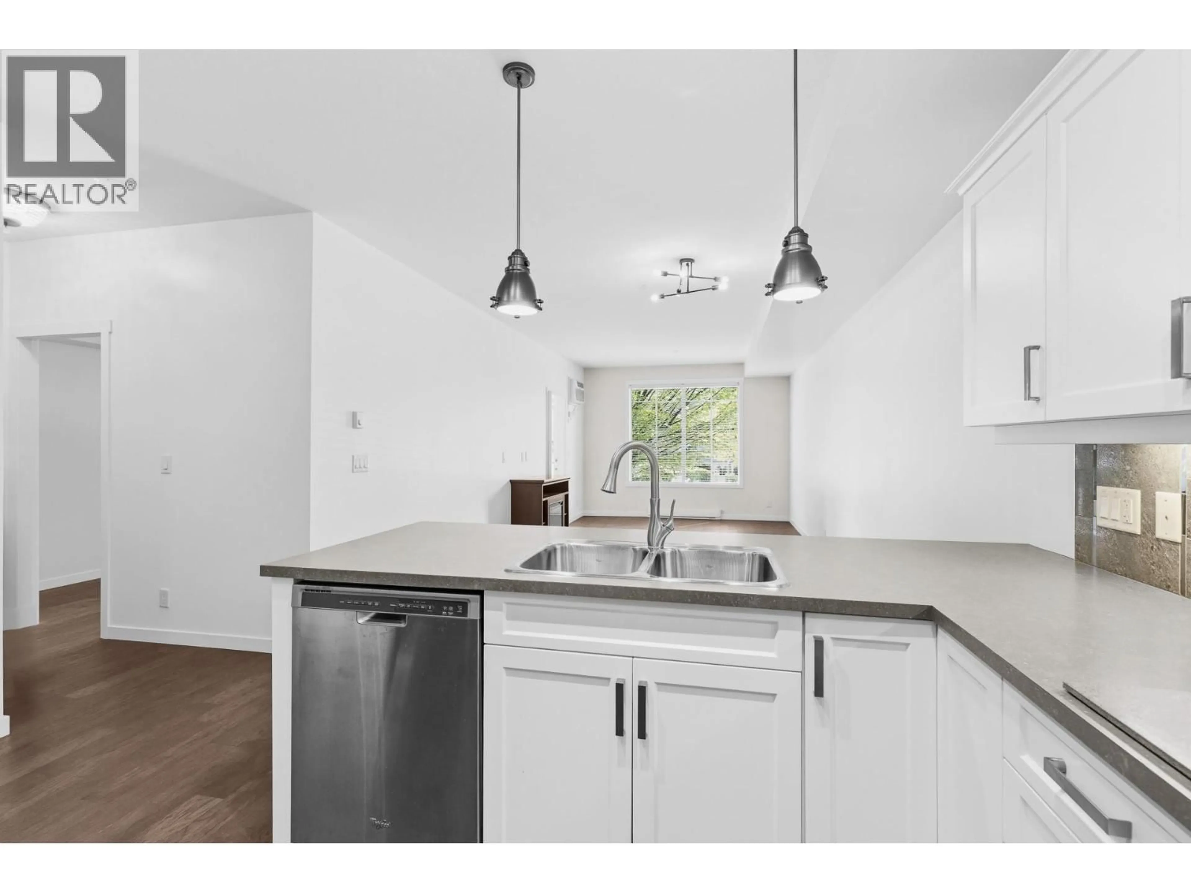 Standard kitchen, unknown for 103 - 3733 CASORSO ROAD, Kelowna British Columbia V1W5E3