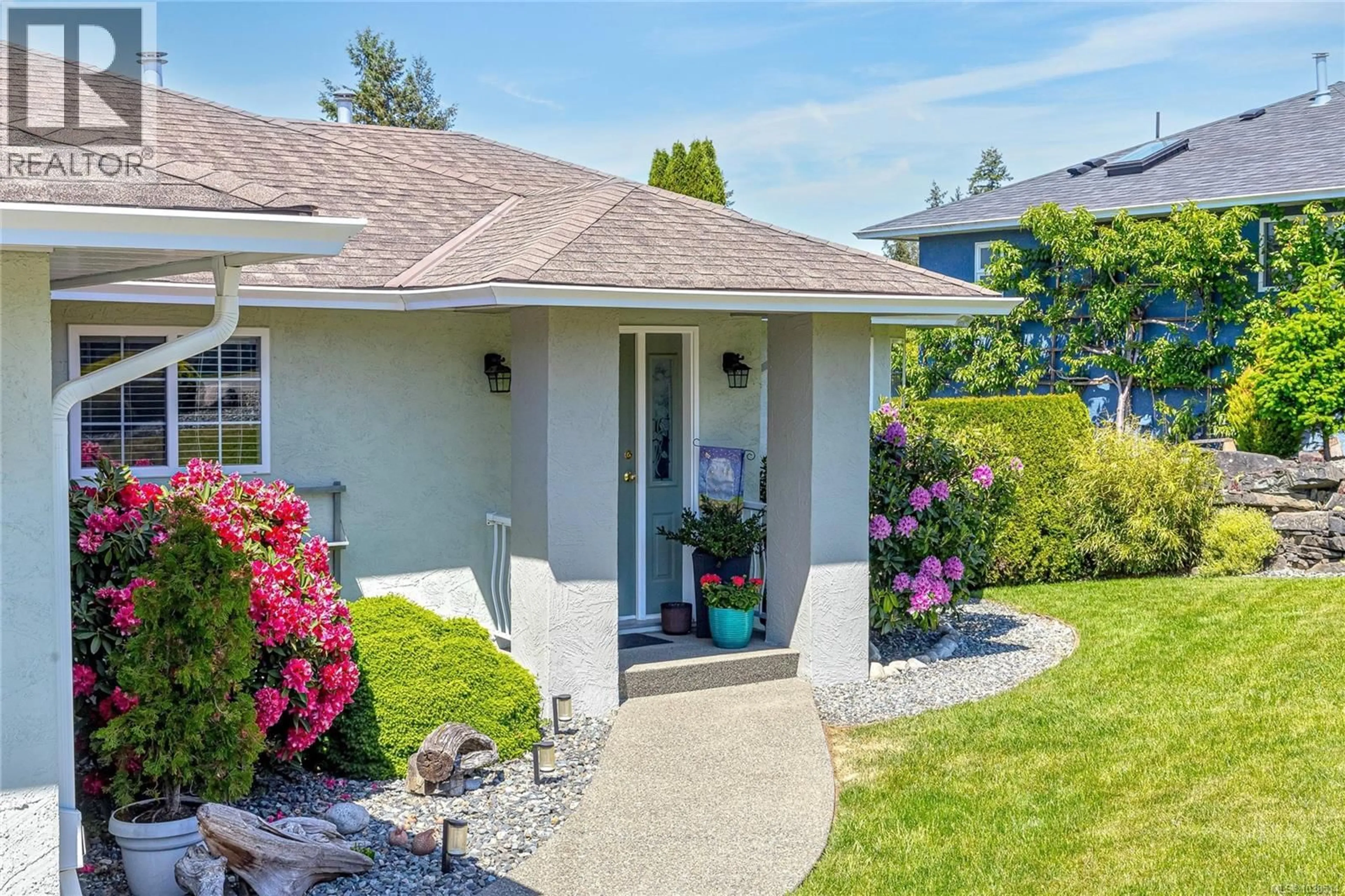 Home with vinyl exterior material, street for 6112 DENALI DRIVE, Duncan British Columbia V9L5N4