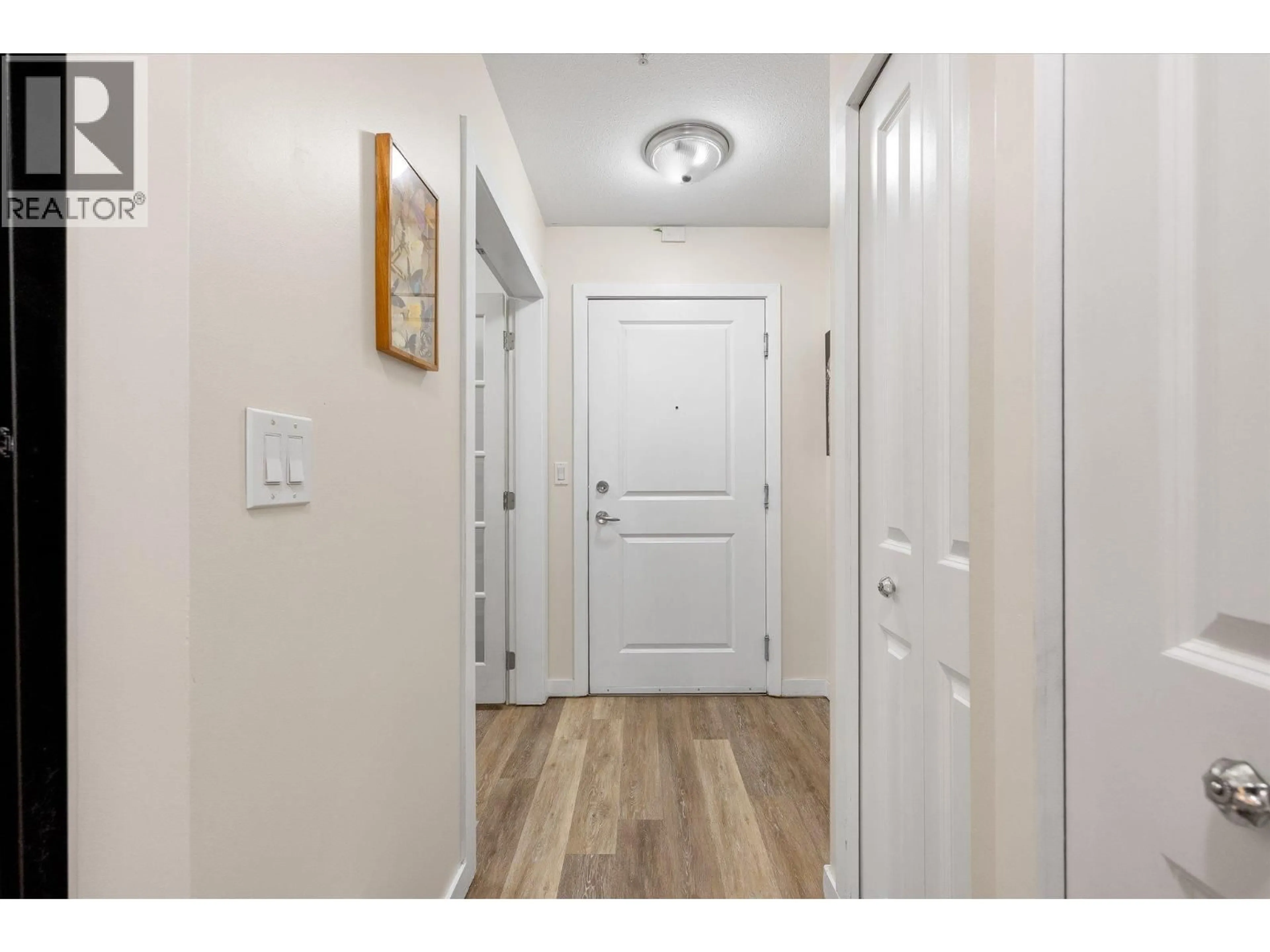 Indoor entryway for 310 - 563 YATES ROAD, Kelowna British Columbia V1V2V3