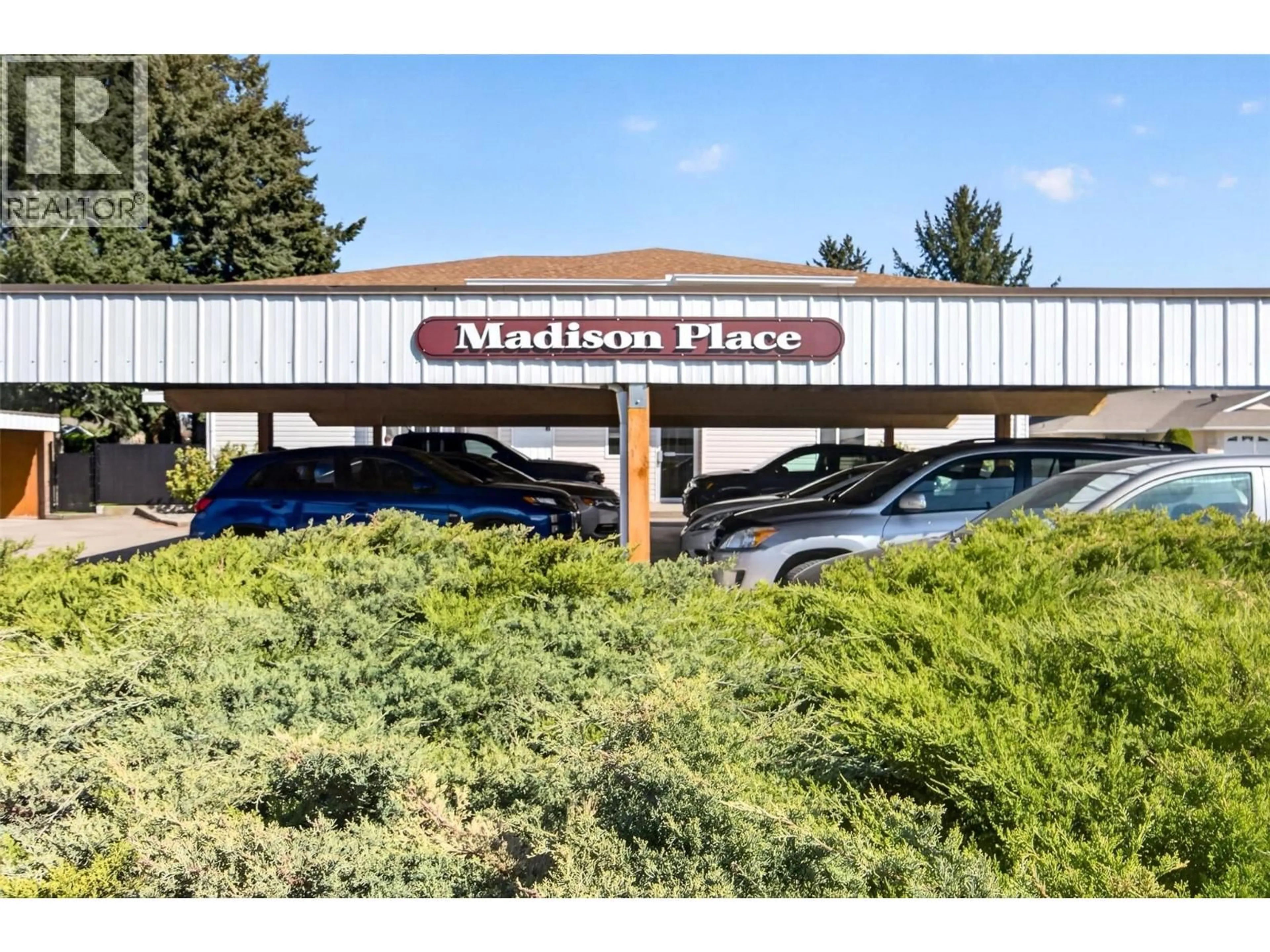 Indoor foyer for 215 - 211 KILDONAN AVENUE, Enderby British Columbia V4Y6A2