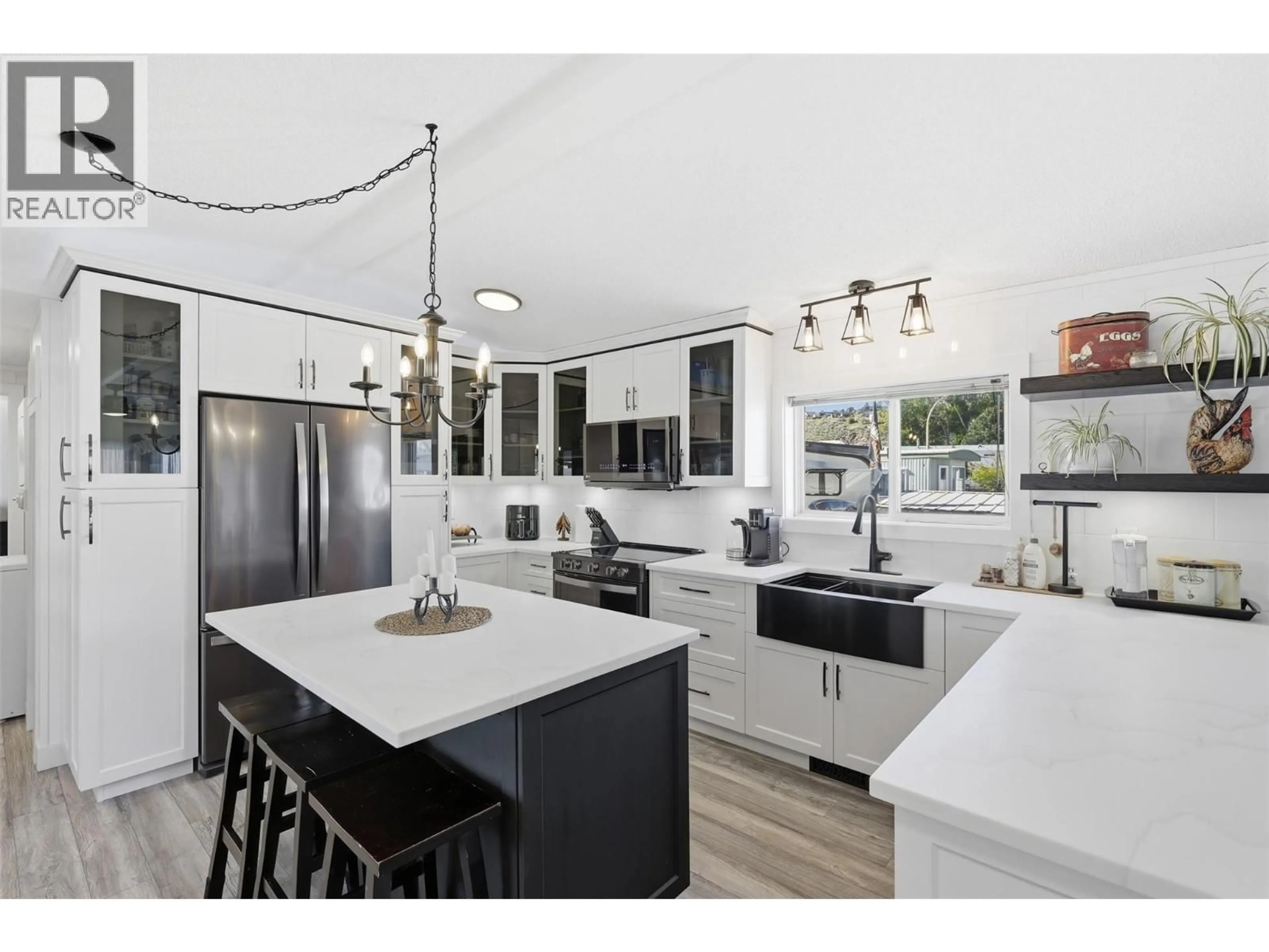 Open concept kitchen, unknown for 3 SATURN DRIVE, Kamloops British Columbia V2B1B1