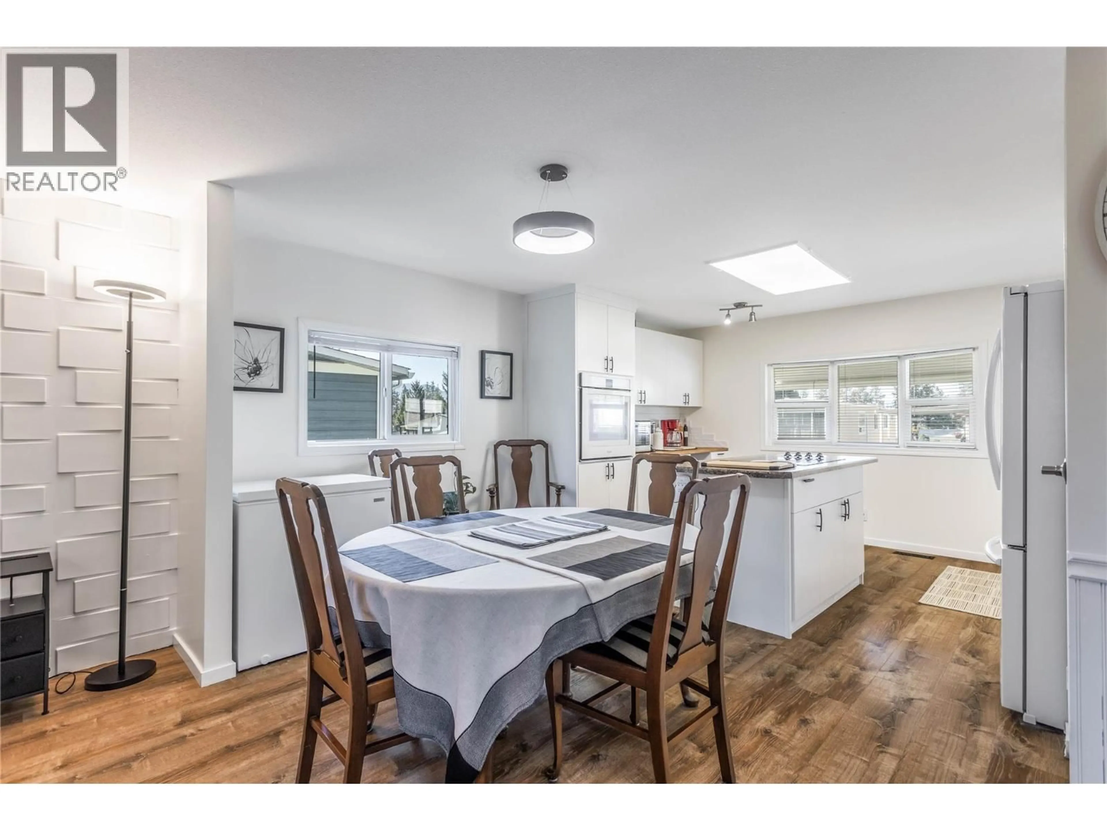 Dining room, unknown for 1 - 1929 HIGHWAY 97 S OTHER, Kelowna British Columbia V1Z2Z1