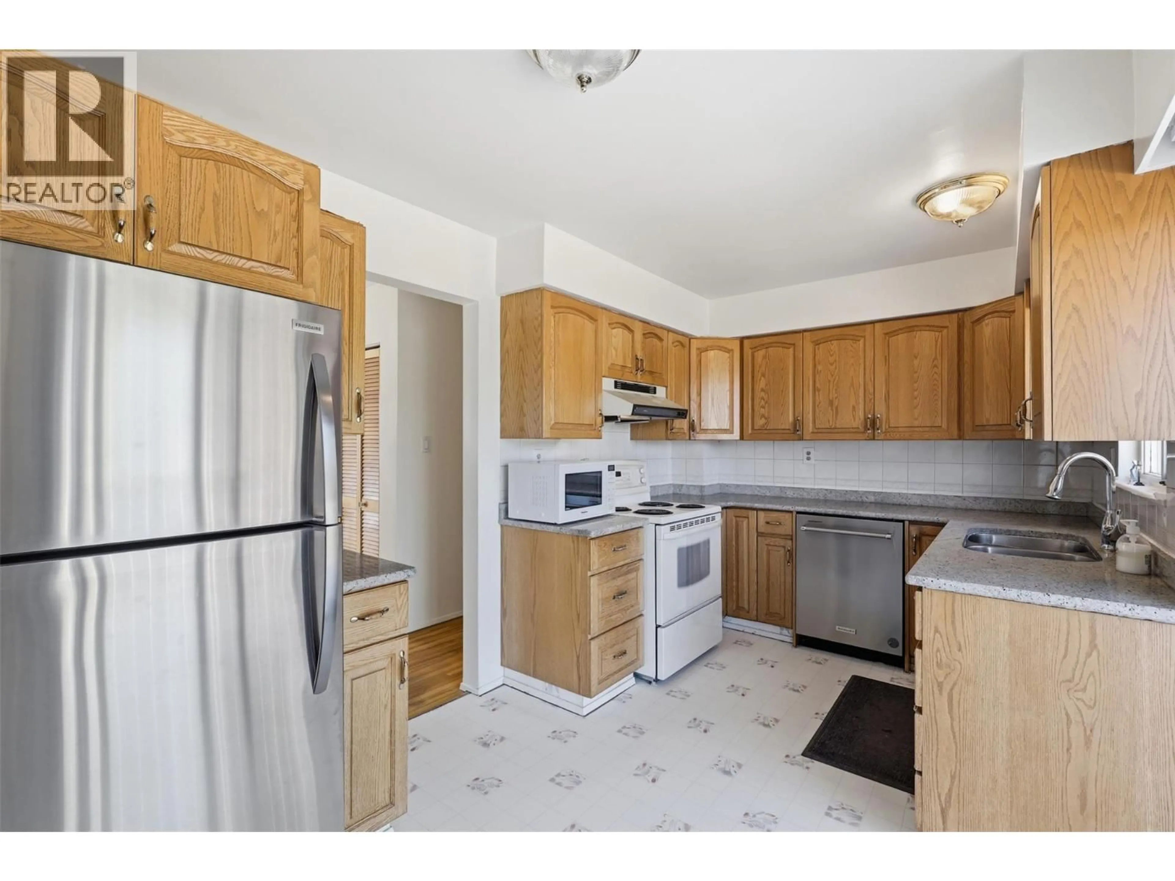 Standard kitchen, unknown for 750 STEWART AVENUE, Kamloops British Columbia V2B3W7