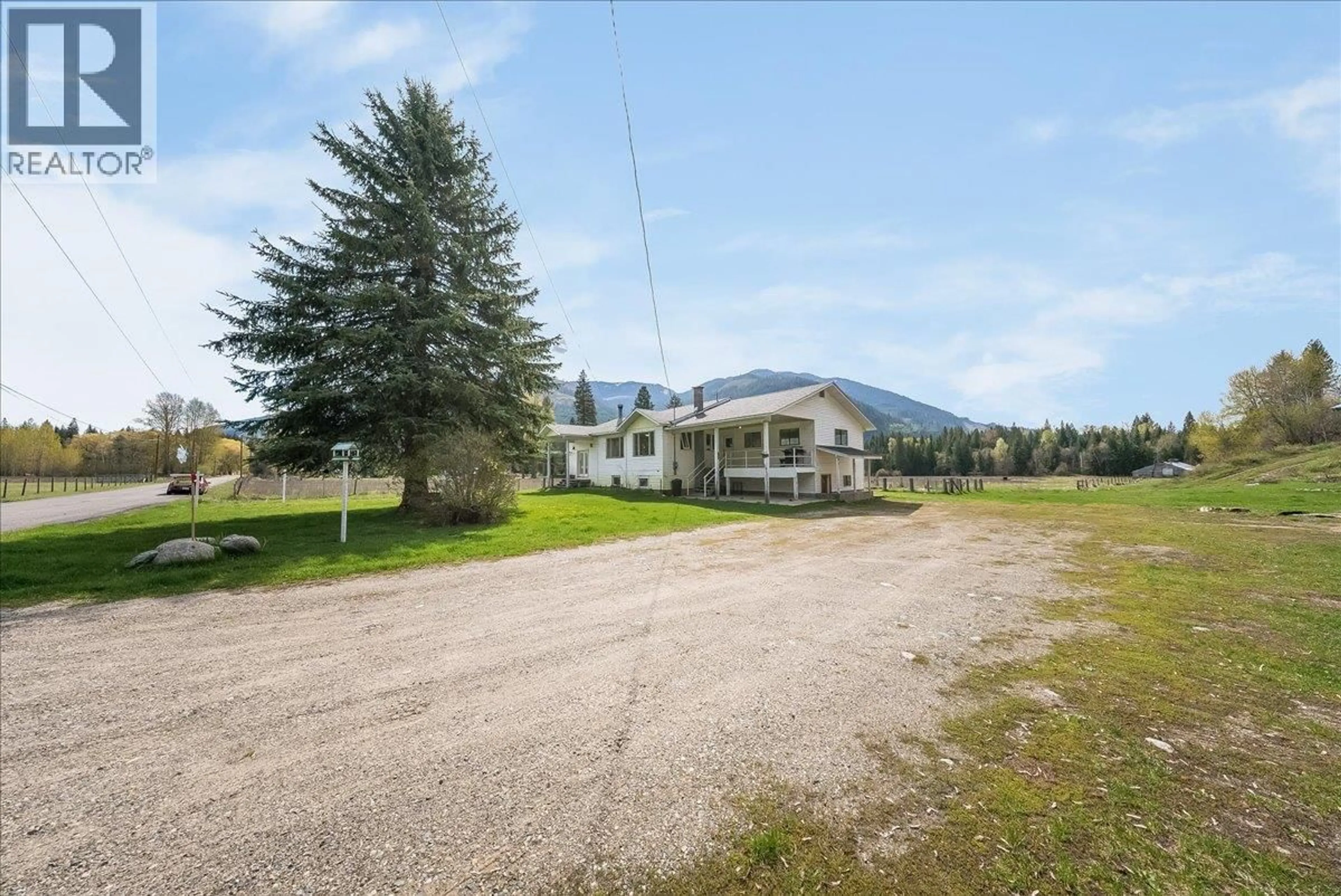 A pic from outside/outdoor area/front of a property/back of a property/a pic from drone, mountain view for 275 FAULKNER ROAD, Fruitvale British Columbia V0G1L0
