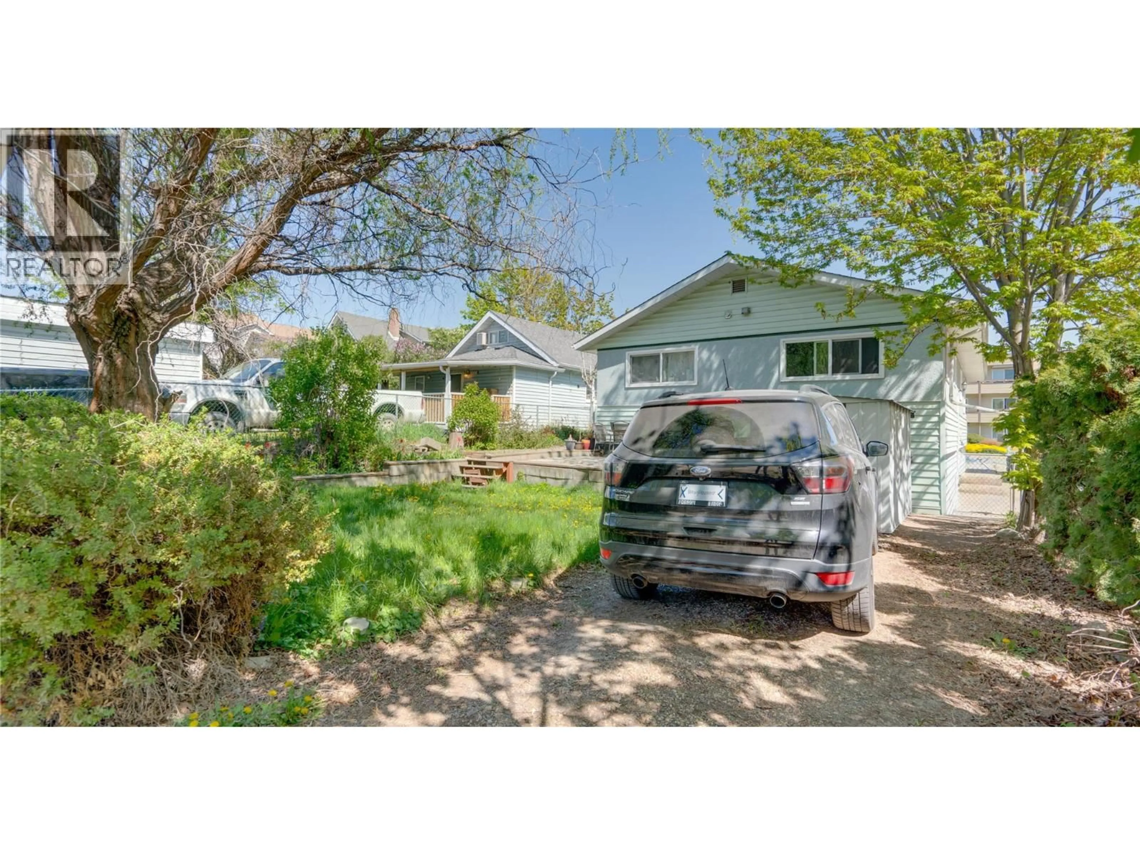 Home with vinyl exterior material, street for 3004 37 STREET, Vernon British Columbia V1T6G5