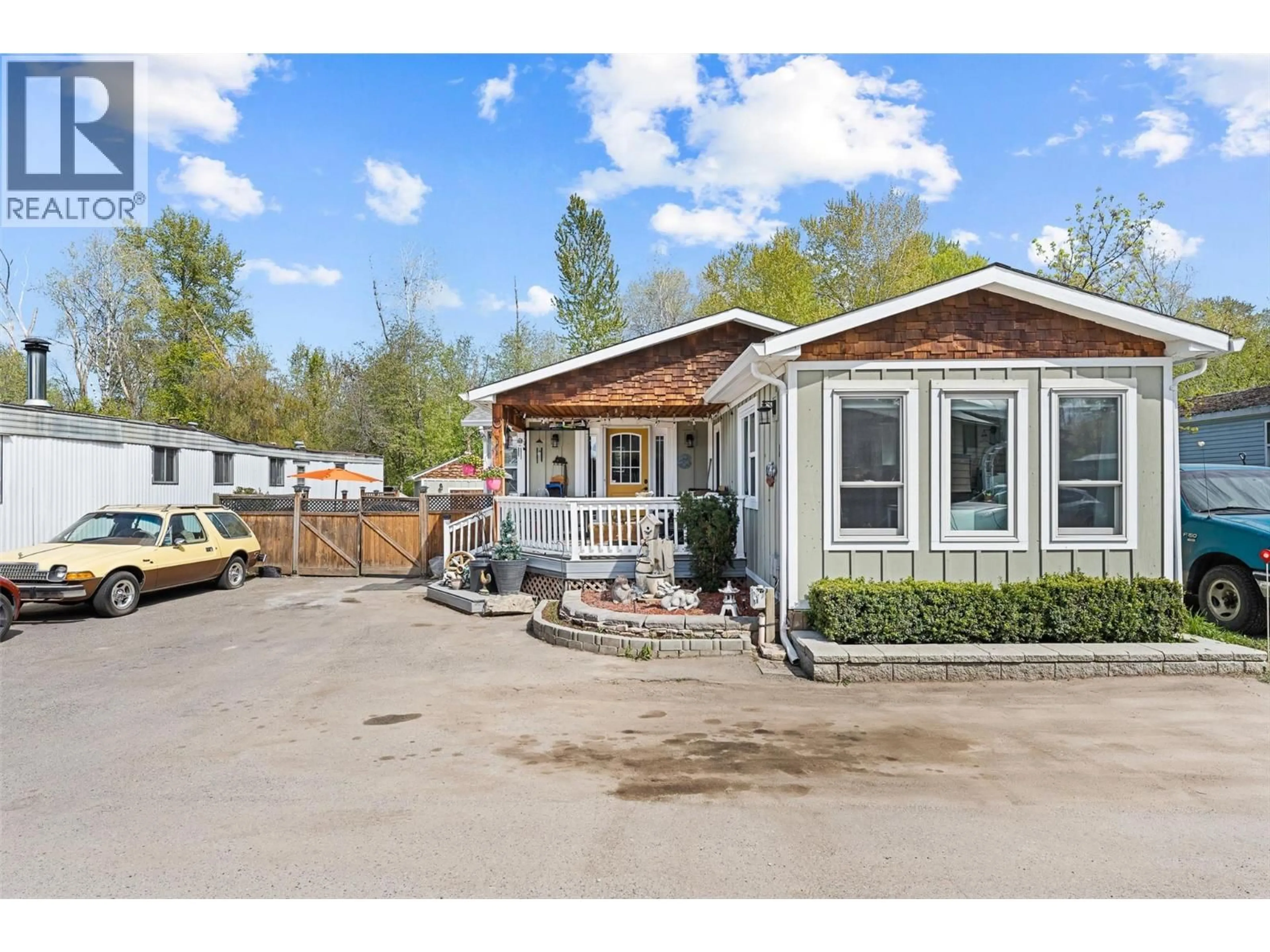 Unknown for 8 - 4355 JAUD ROAD, Kelowna British Columbia V1W4R3