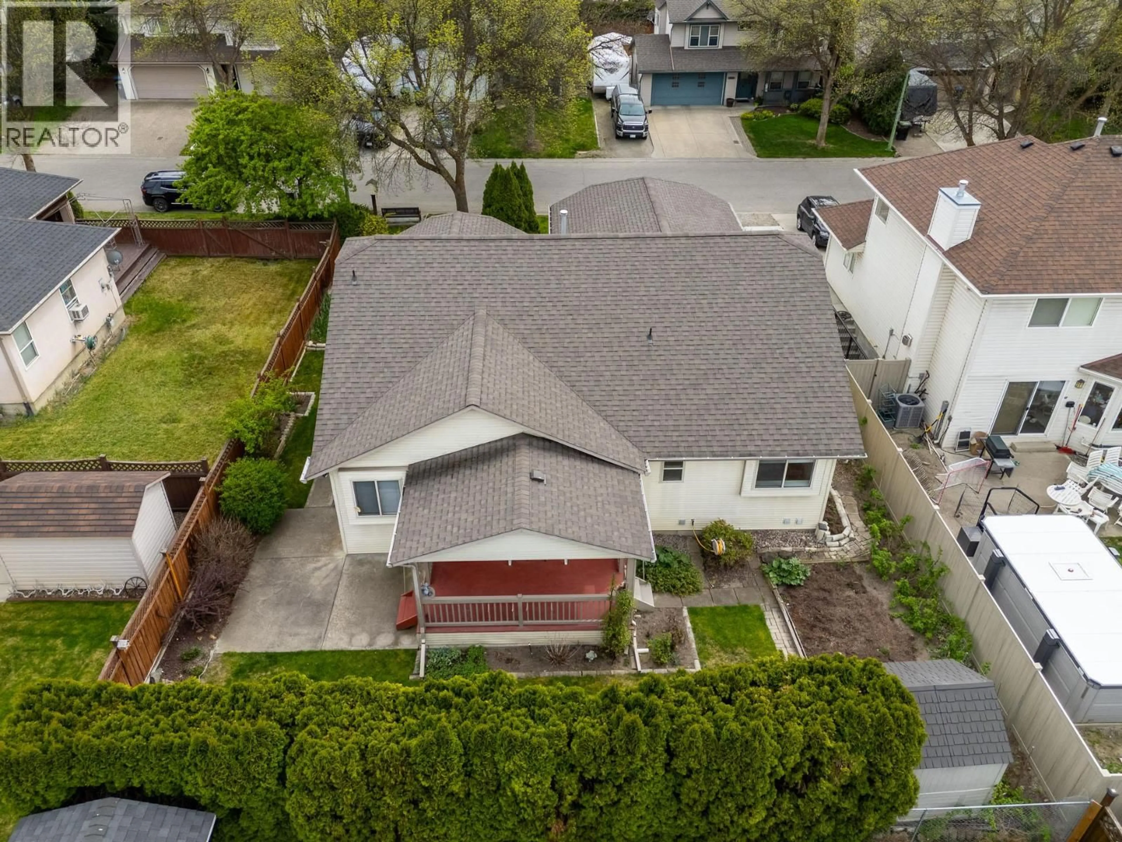 A pic from outside/outdoor area/front of a property/back of a property/a pic from drone, street for 380 MURRAY CRESCENT, Kelowna British Columbia V1X7P7