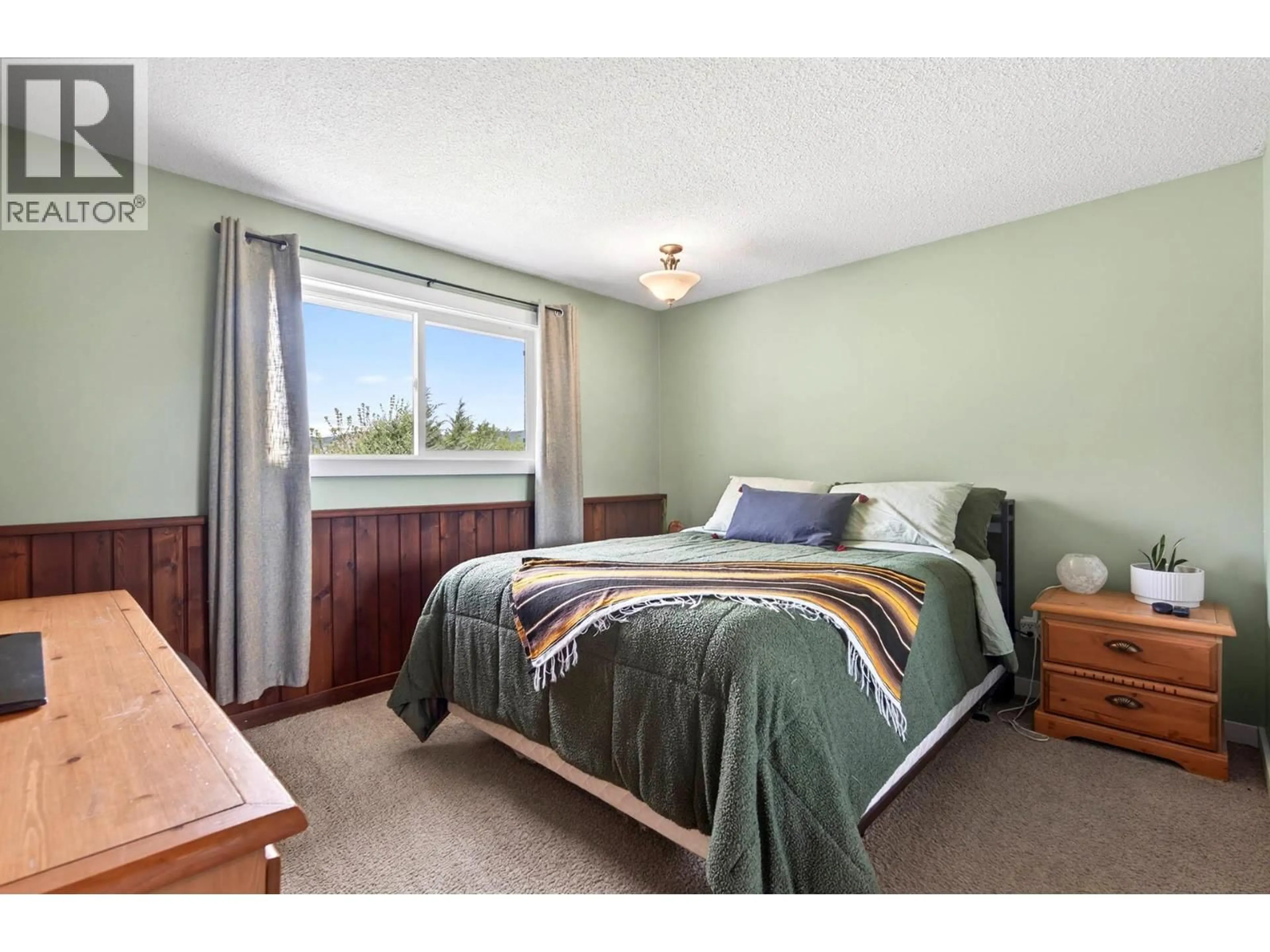 Bedroom with bed, unknown for 5890 TODD ROAD, Kamloops British Columbia V2C5V6