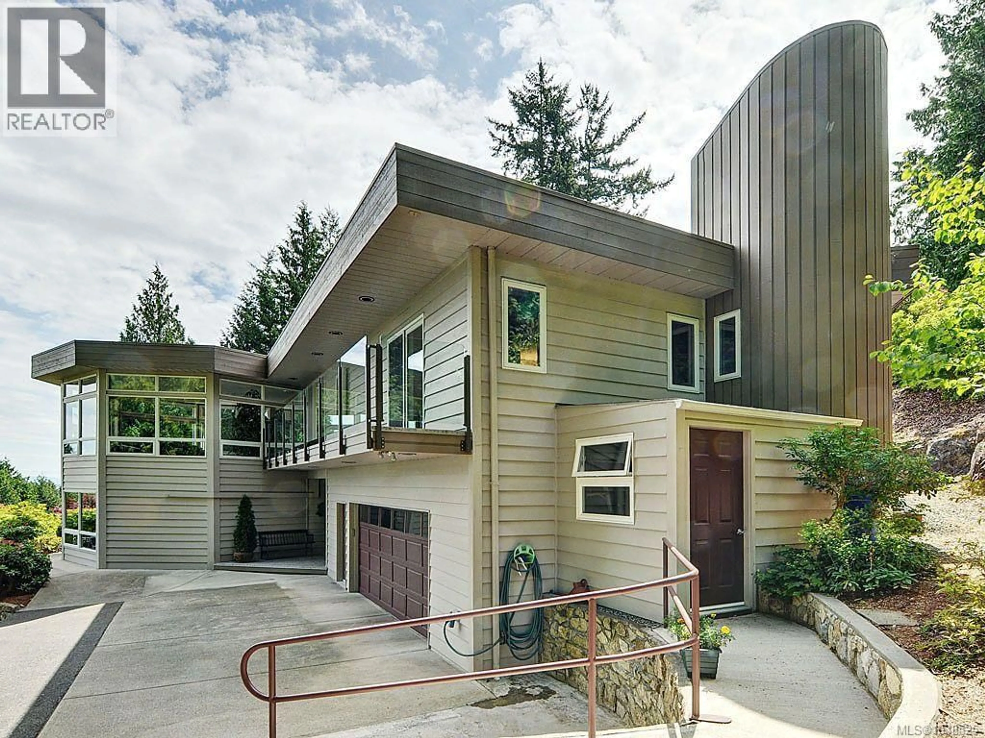 Home with vinyl exterior material, street for 8930 TUMBO PLACE, North Saanich British Columbia V8L4L4