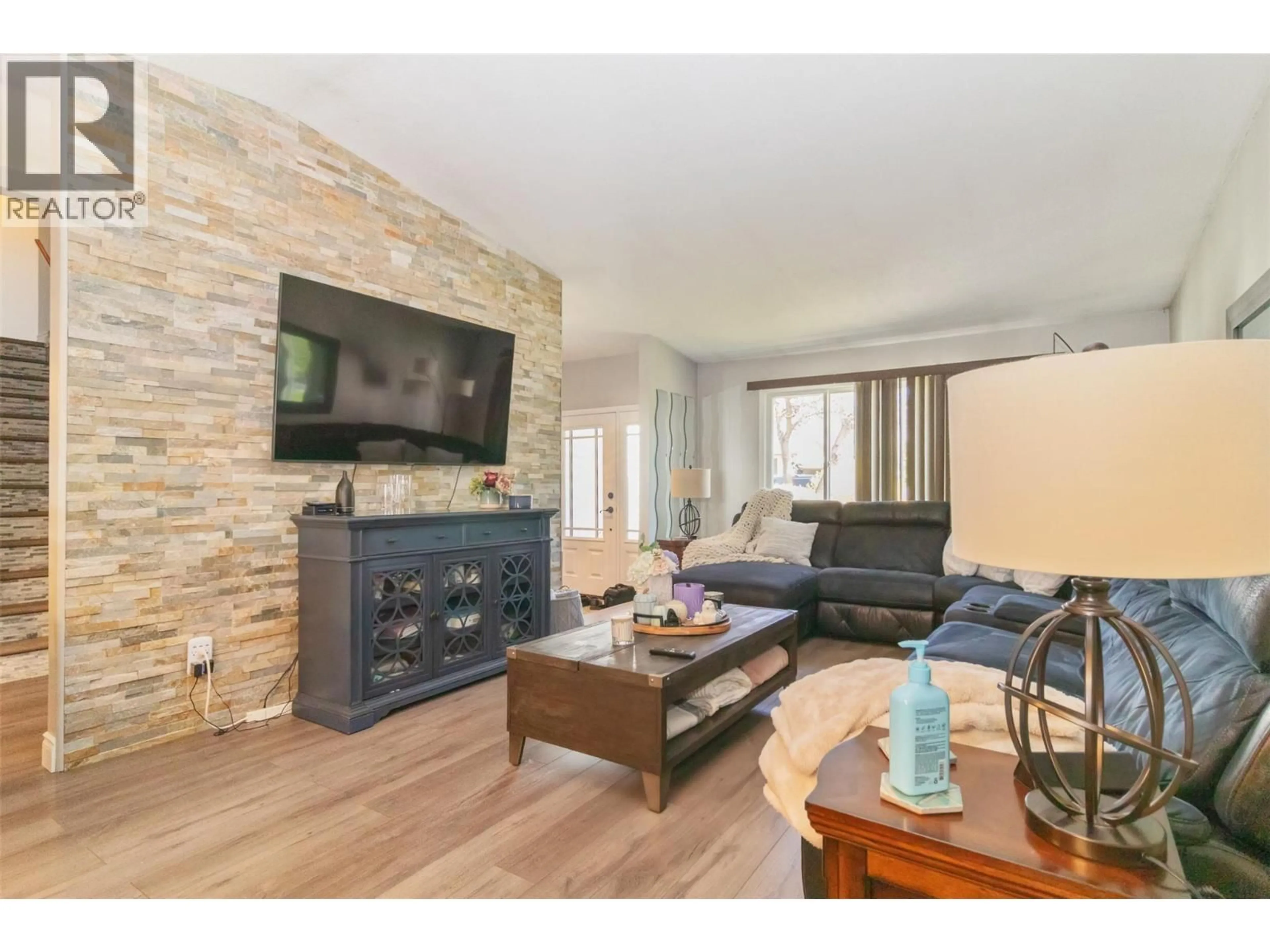 Living room with furniture, unknown for 430 DOUGALL ROAD NORTH, Kelowna British Columbia V1X3K7
