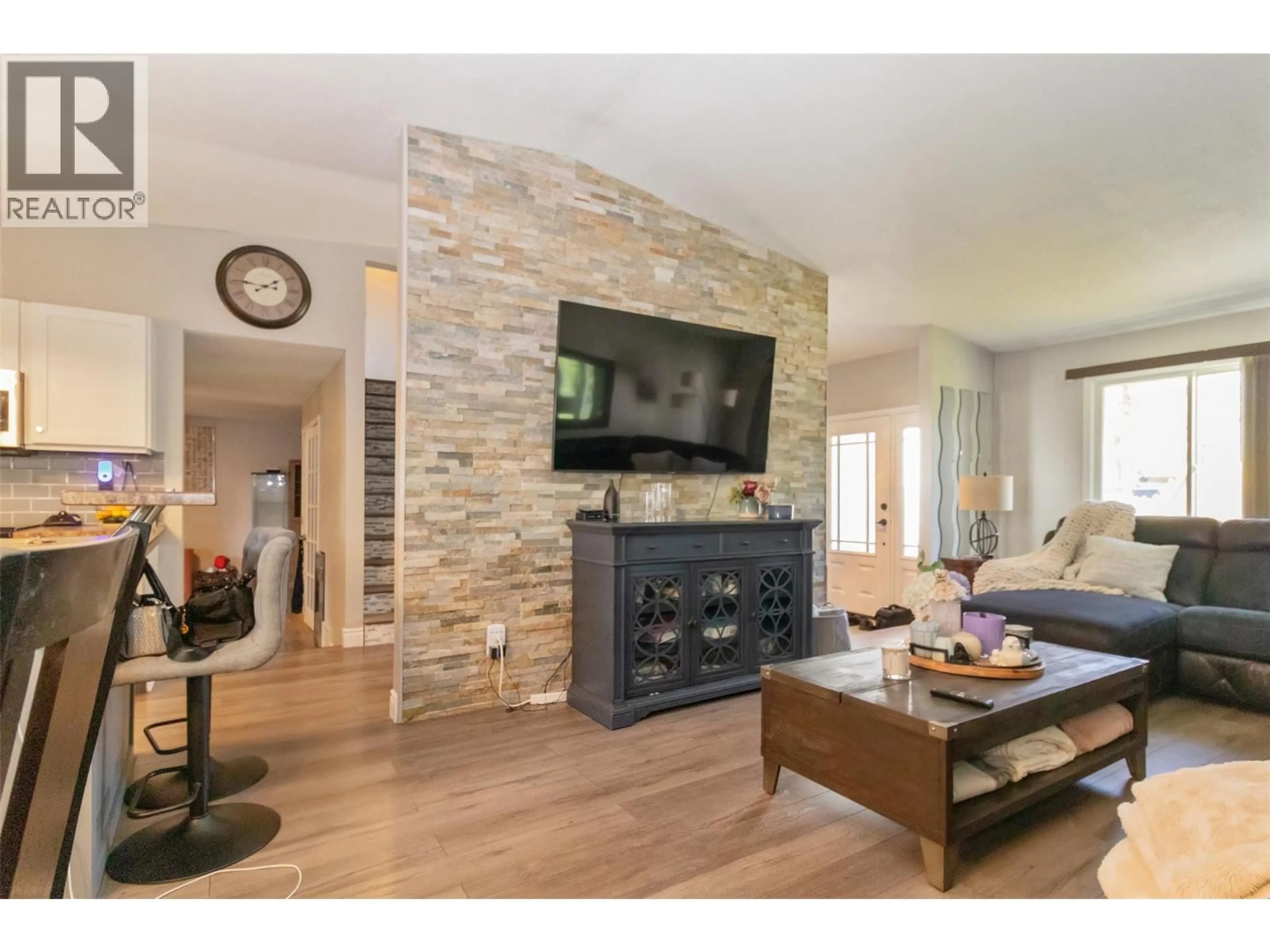 Unknown for 430 DOUGALL ROAD NORTH, Kelowna British Columbia V1X3K7