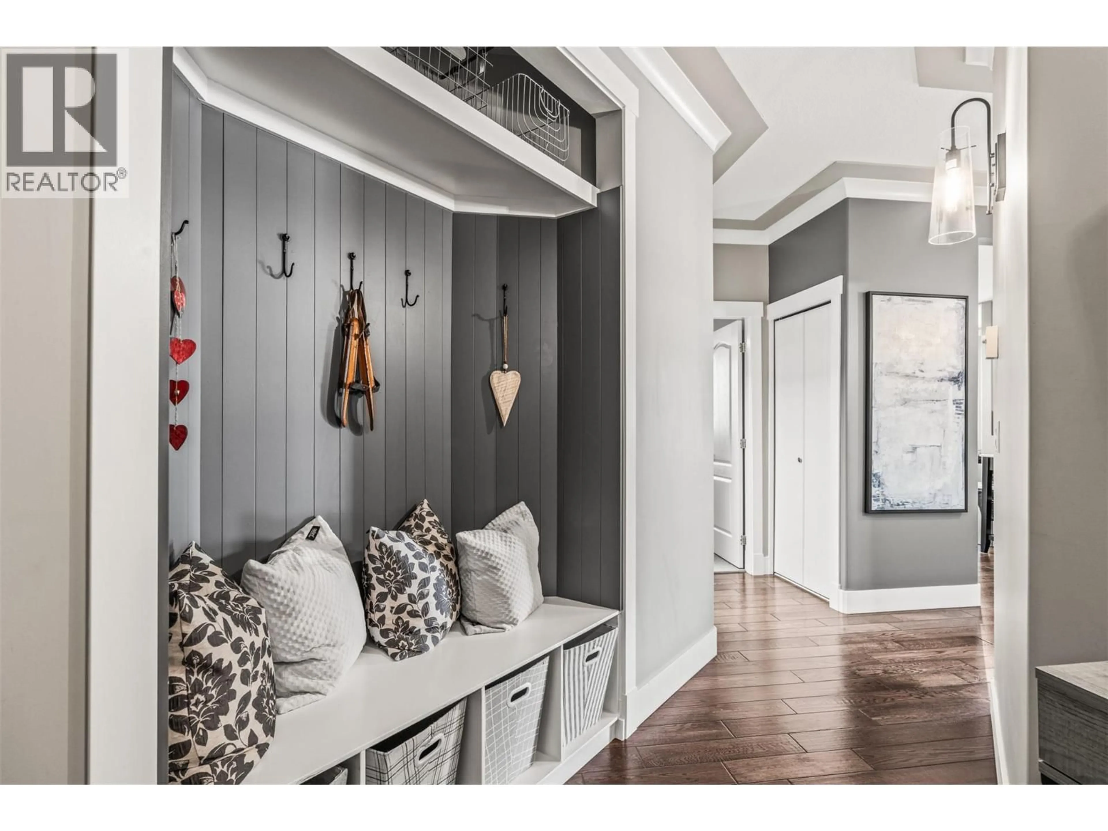 Indoor entryway for 101 - 1966 ENTERPRISE WAY, Kelowna British Columbia V1Y9S8