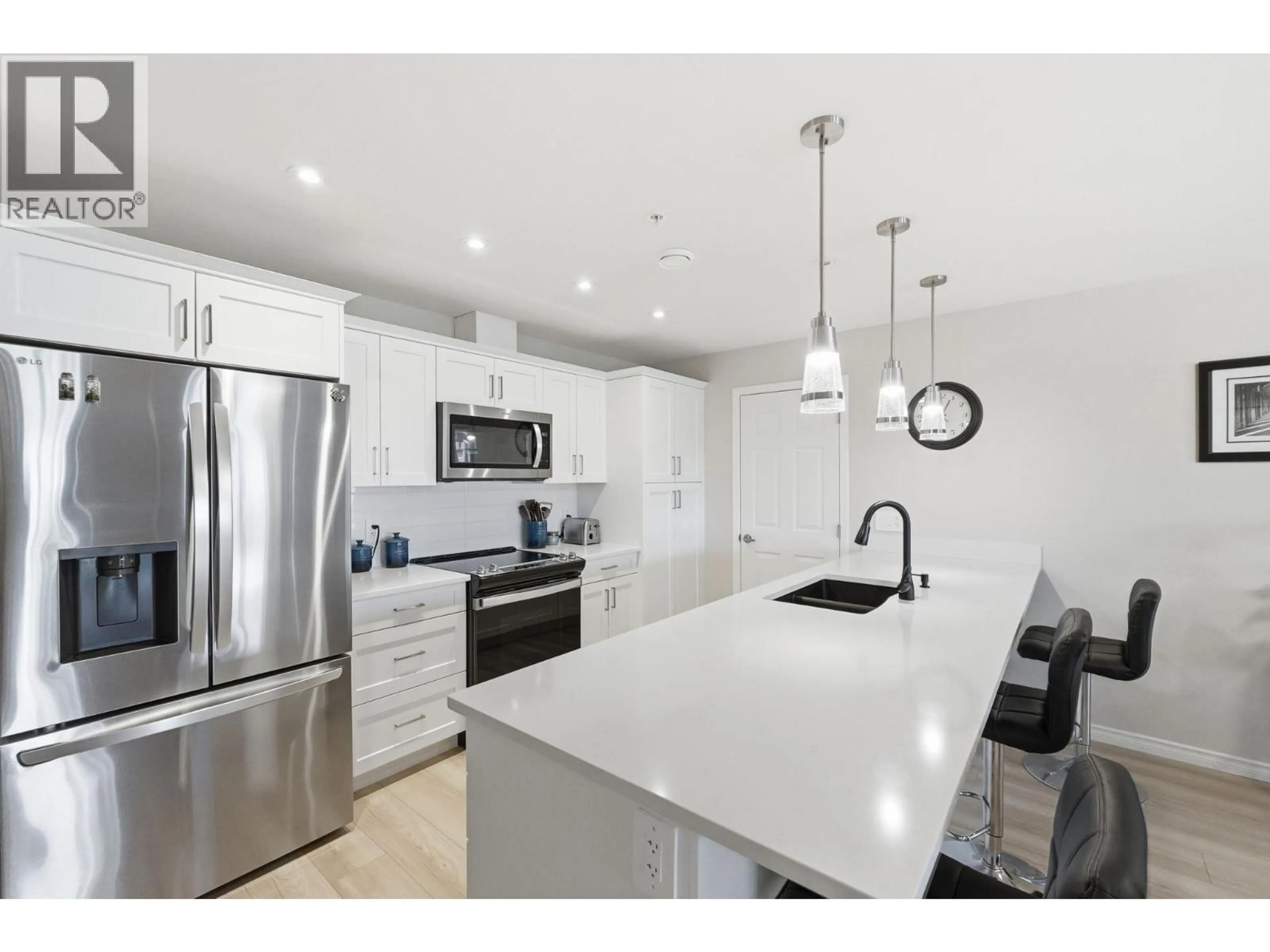 Open concept kitchen, unknown for 502 - 3362 SKAHA LAKE ROAD, Penticton British Columbia V2A6G4