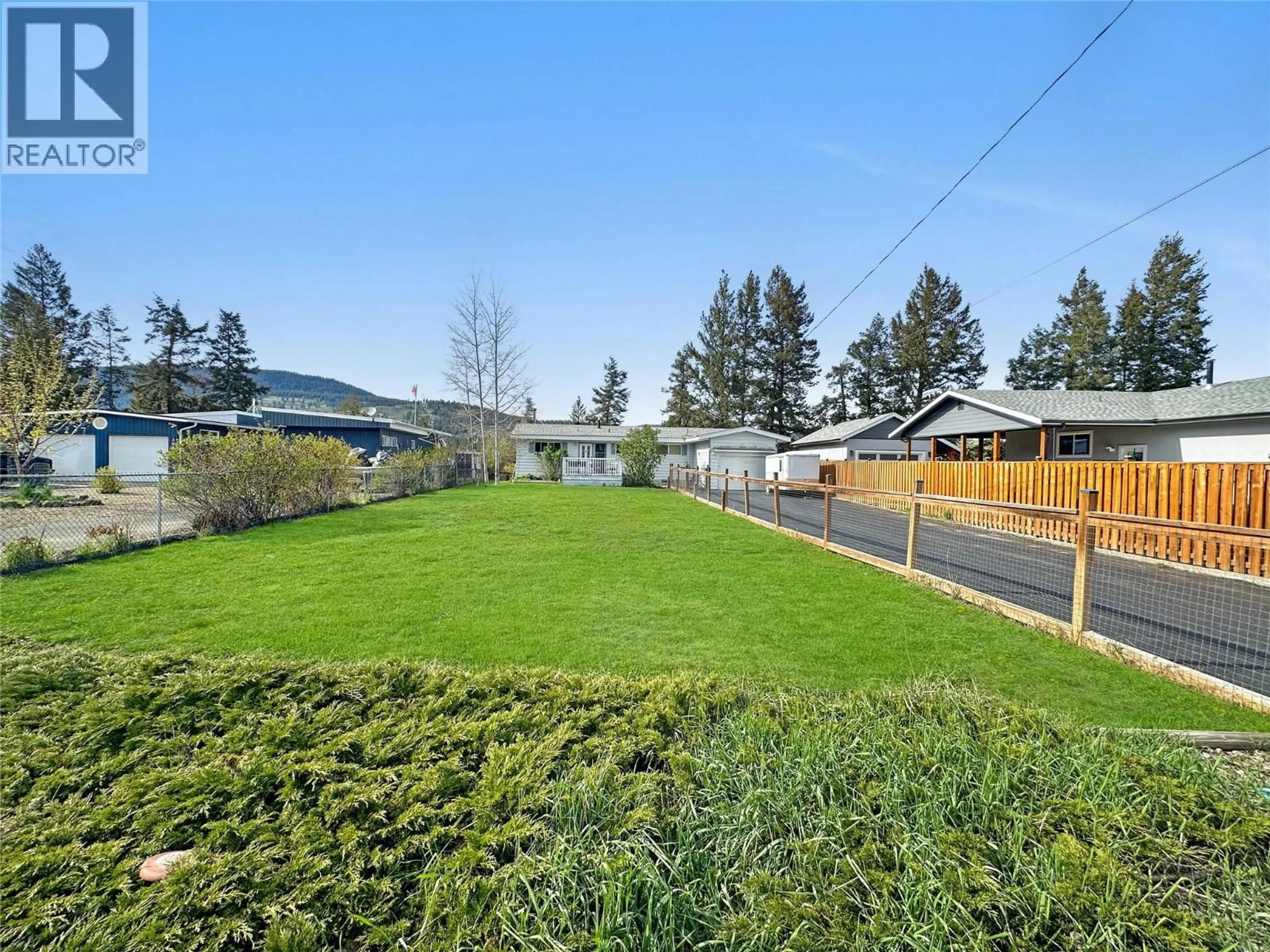 Patio, unknown for 305 PANORAMA CRESCENT, Princeton British Columbia V0X1W0