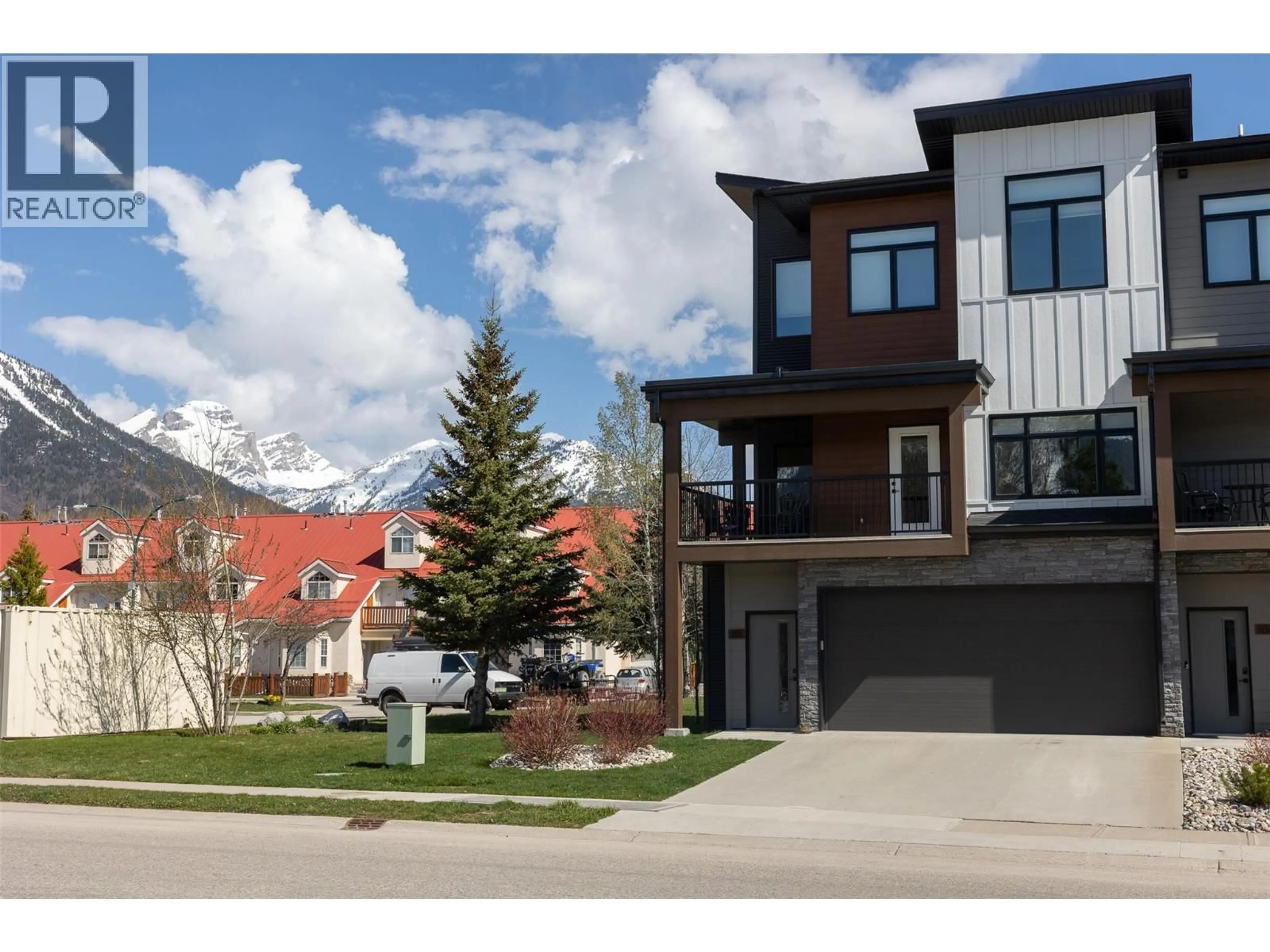 Home with vinyl exterior material, mountain view for 101 - 700 RIVERSIDE WAY, Fernie British Columbia V0B1M7