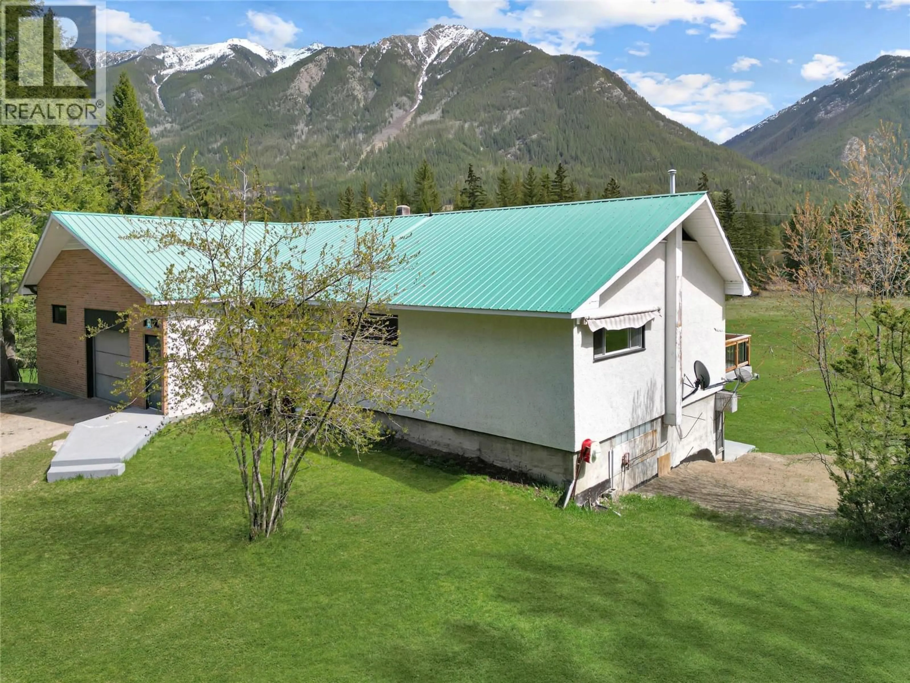 A pic from outside/outdoor area/front of a property/back of a property/a pic from drone, mountain view for 3526 ISLAND POND ROAD, Skookumchuck British Columbia V0B2E0