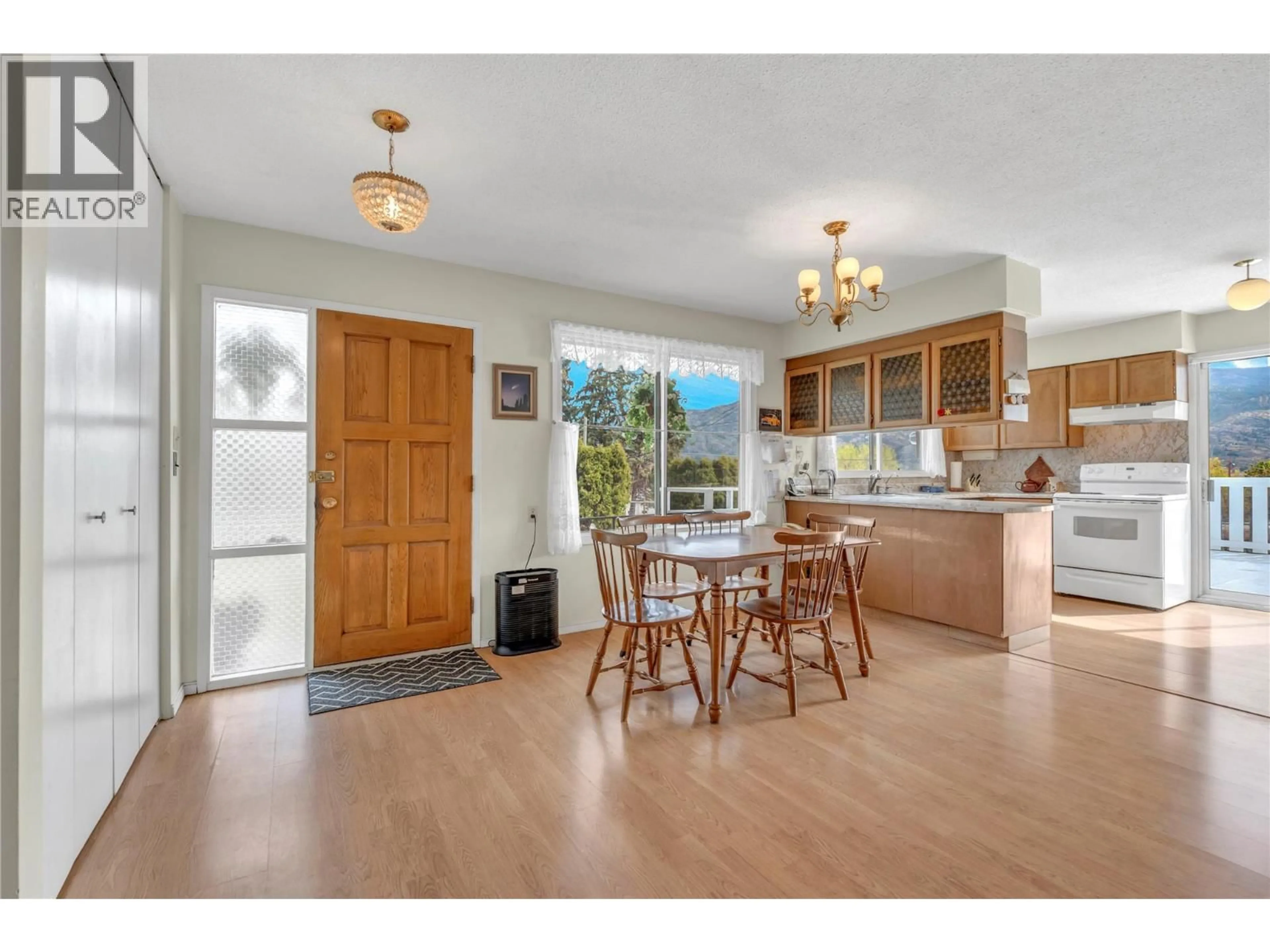 Open concept kitchen, unknown for 232 LAKEHILL ROAD, Kaleden British Columbia V0H1K0
