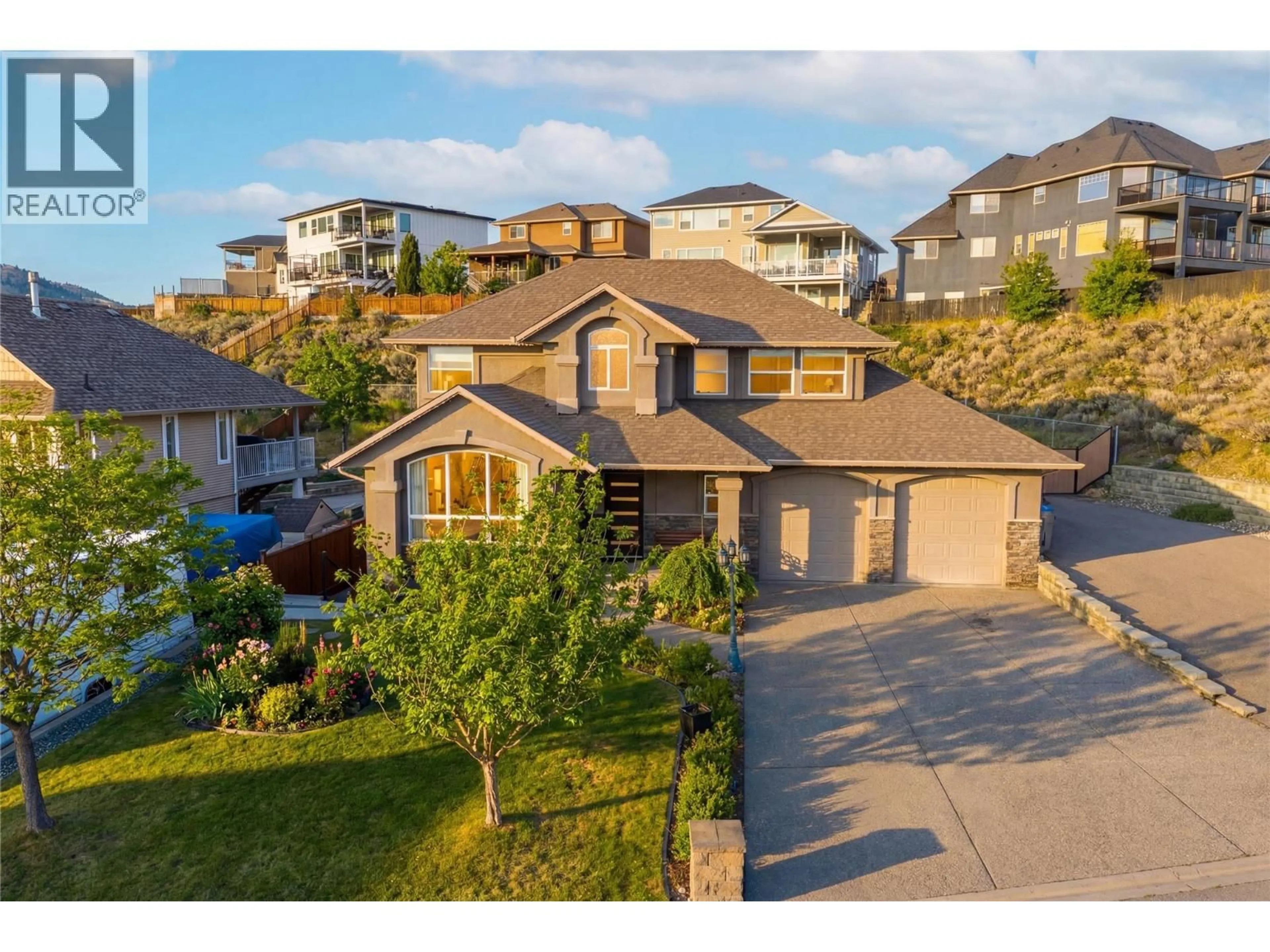 A pic from outside/outdoor area/front of a property/back of a property/a pic from drone, unknown for 1052 QUAIL DRIVE, Kamloops British Columbia V2B8N9