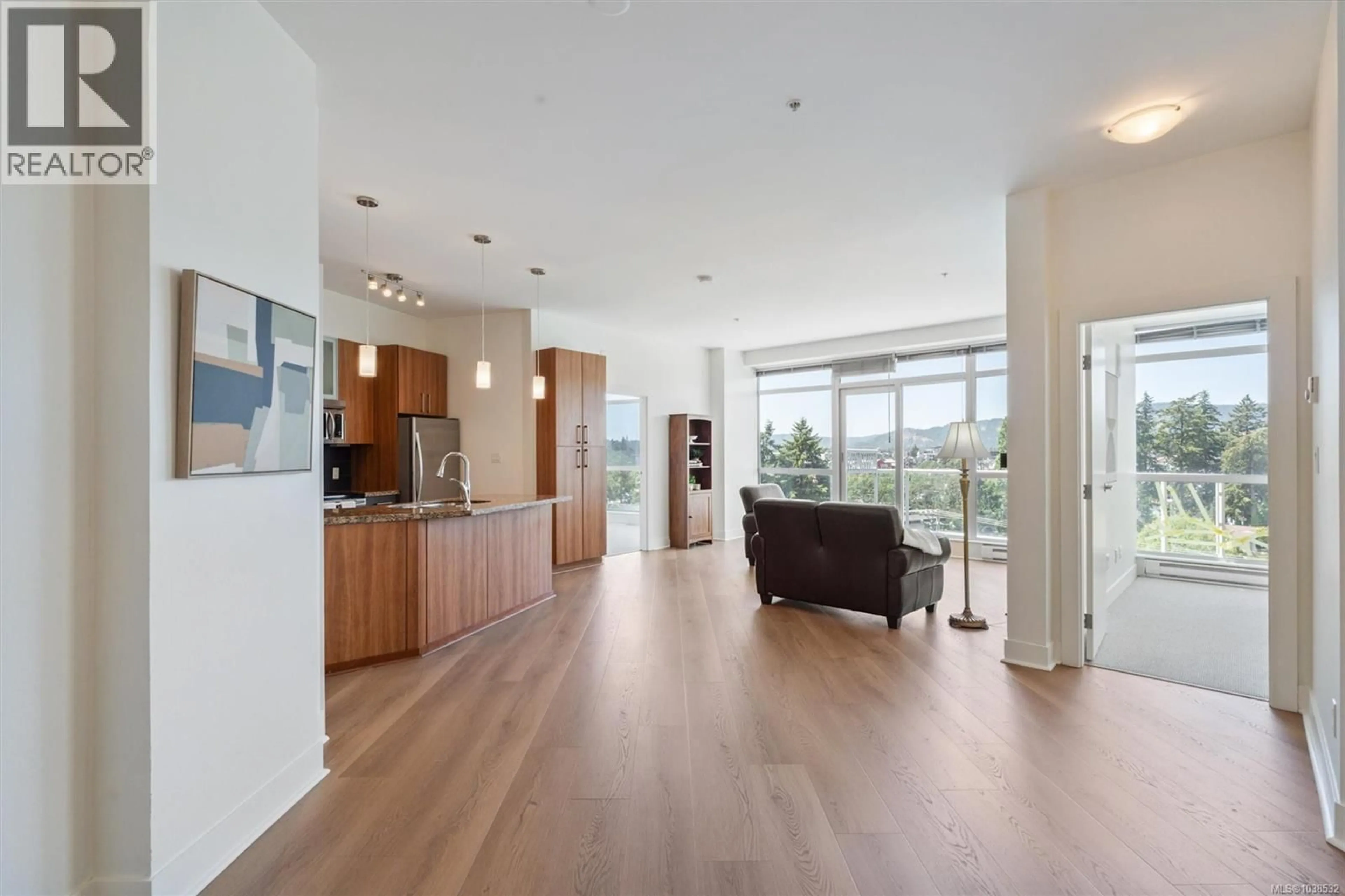 Indoor foyer for 726 - 2745 VETERANS MEMORIAL PARKWAY, Langford British Columbia V9B0H4