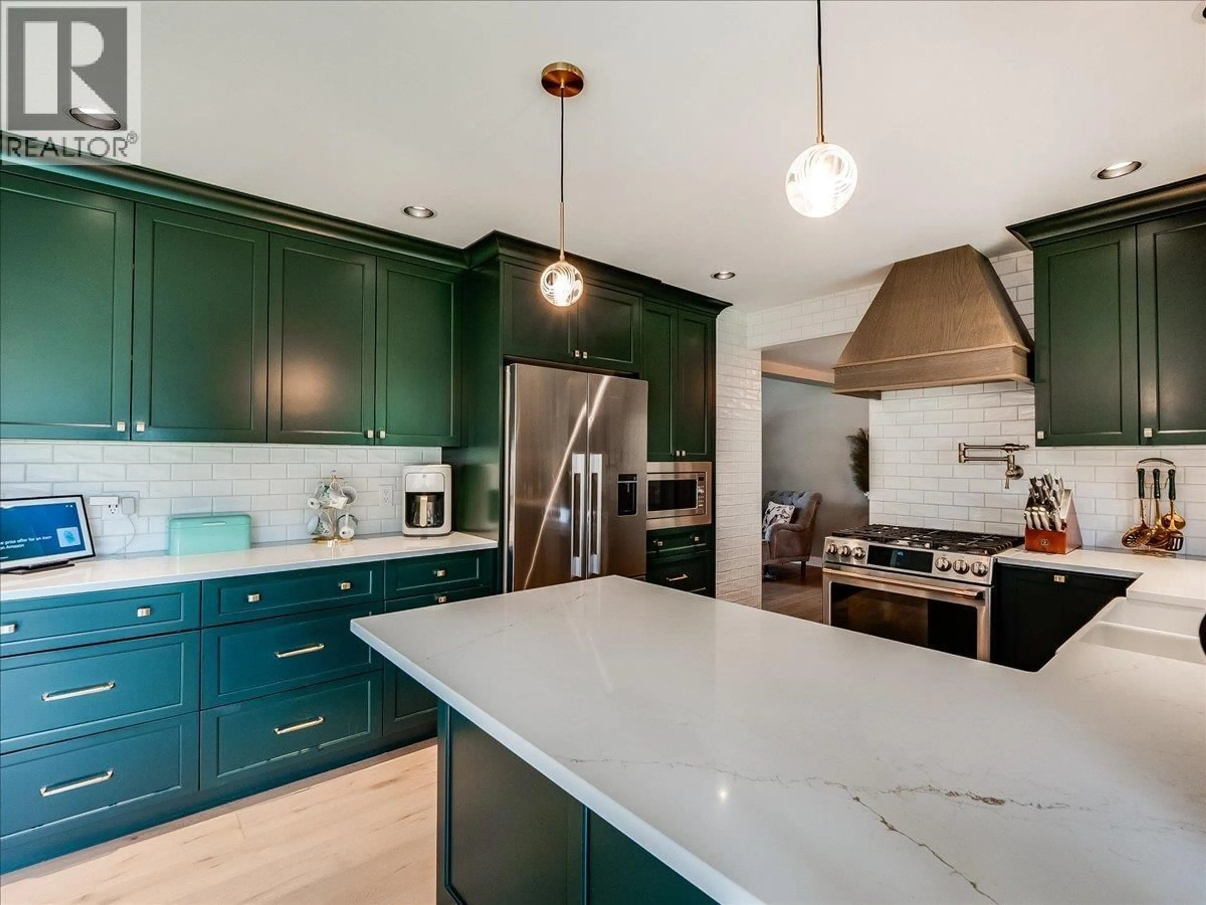 Contemporary kitchen, ceramic/tile floor for 148 100TH STREET, Castlegar British Columbia V1N3C5