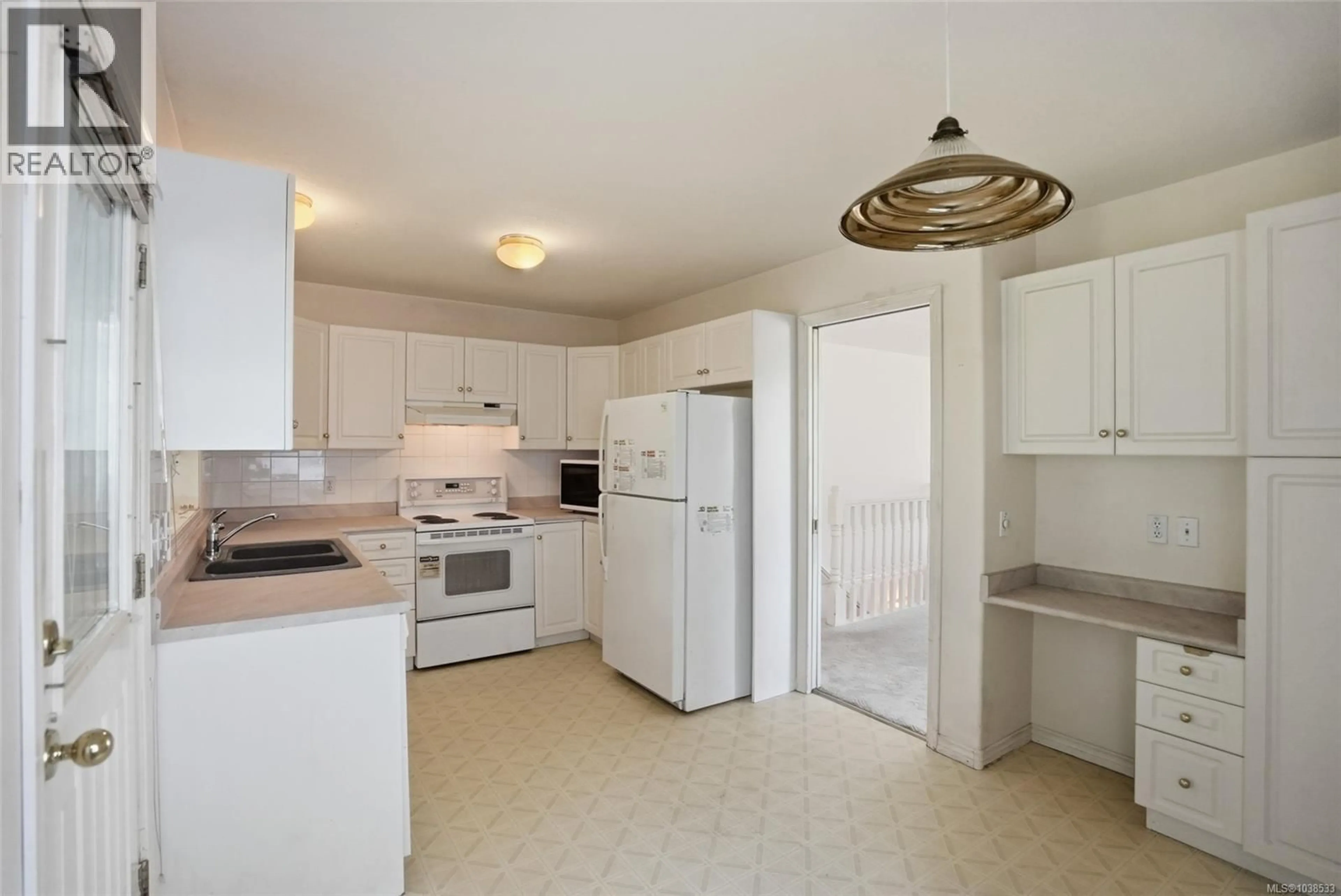 Standard kitchen, unknown for 5684 CARRINGTON ROAD, Nanaimo British Columbia V9T6C2