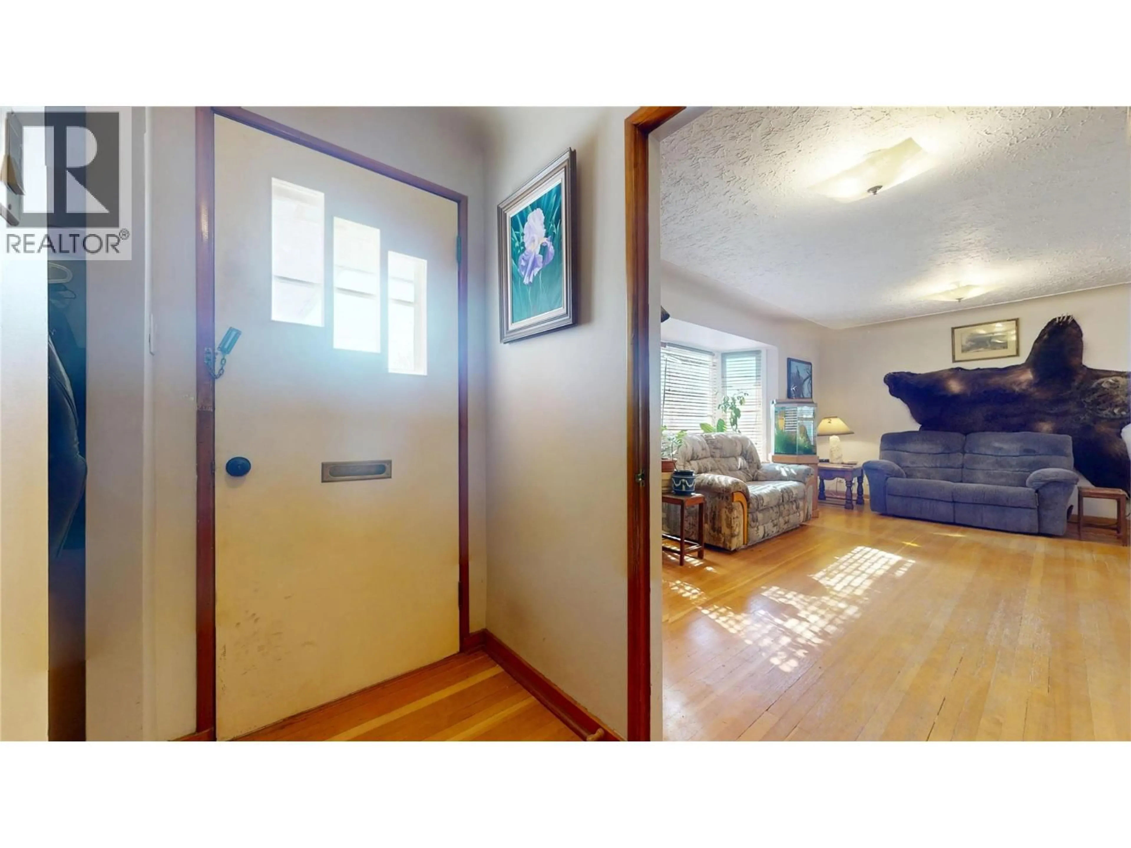 Indoor entryway for 325 14 AVENUE SOUTH, Cranbrook British Columbia V1C2X5