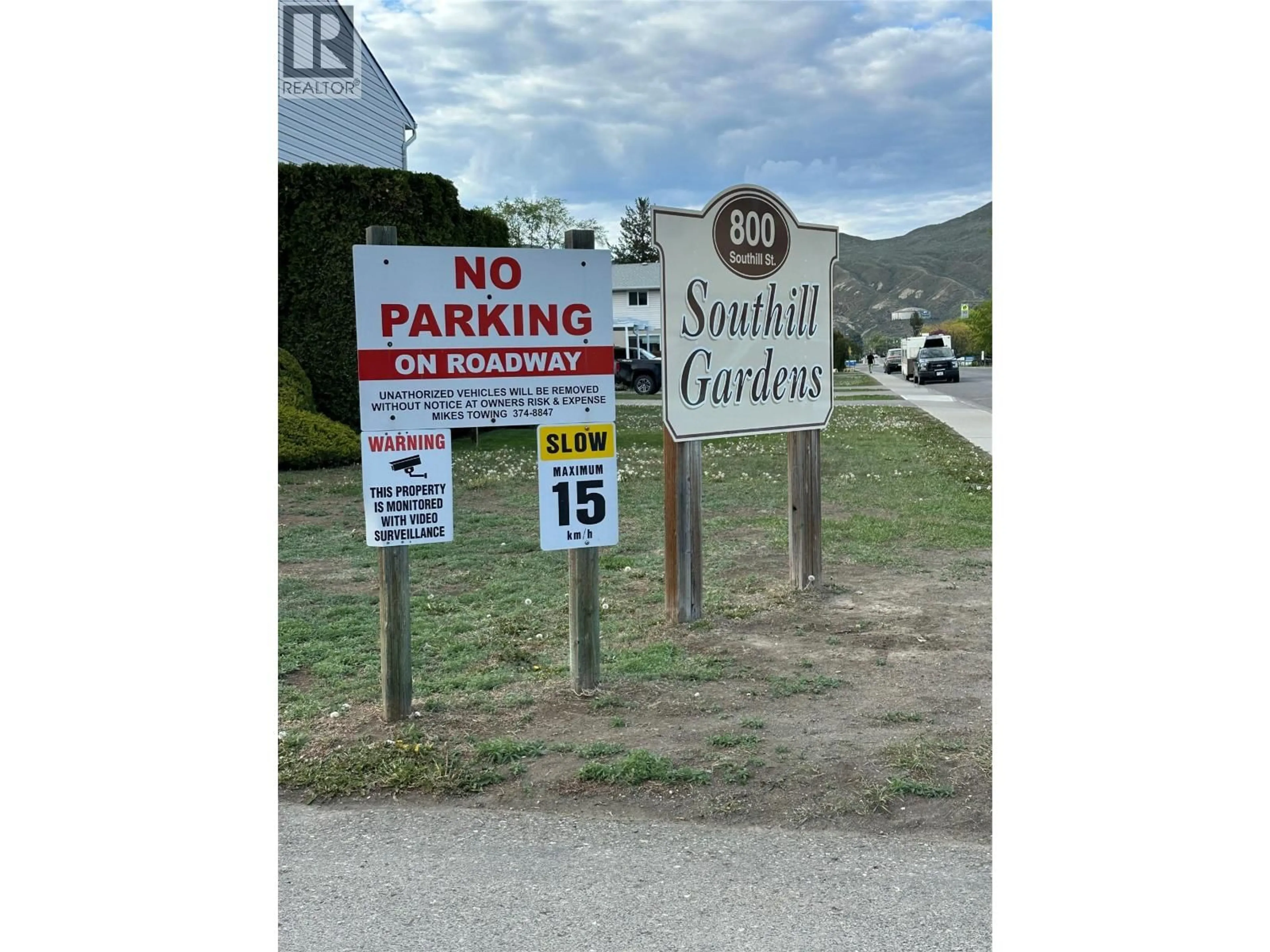 Parking for 11-800 SOUTHHILL STREET, Kamloops British Columbia V2B7Z9