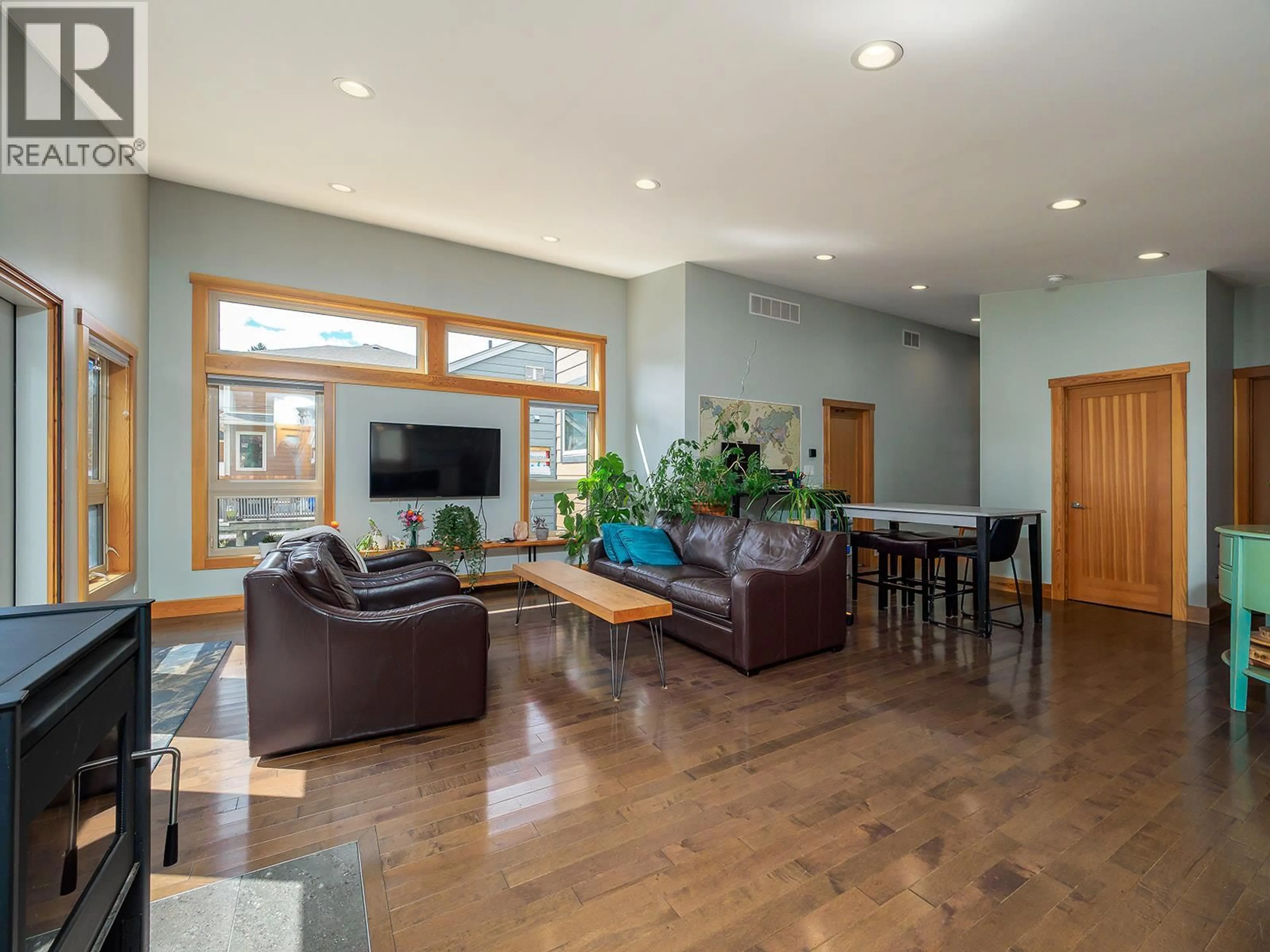 Living room with furniture, wood/laminate floor for 908 12TH STREET SOUTH, Golden British Columbia V0A1H0