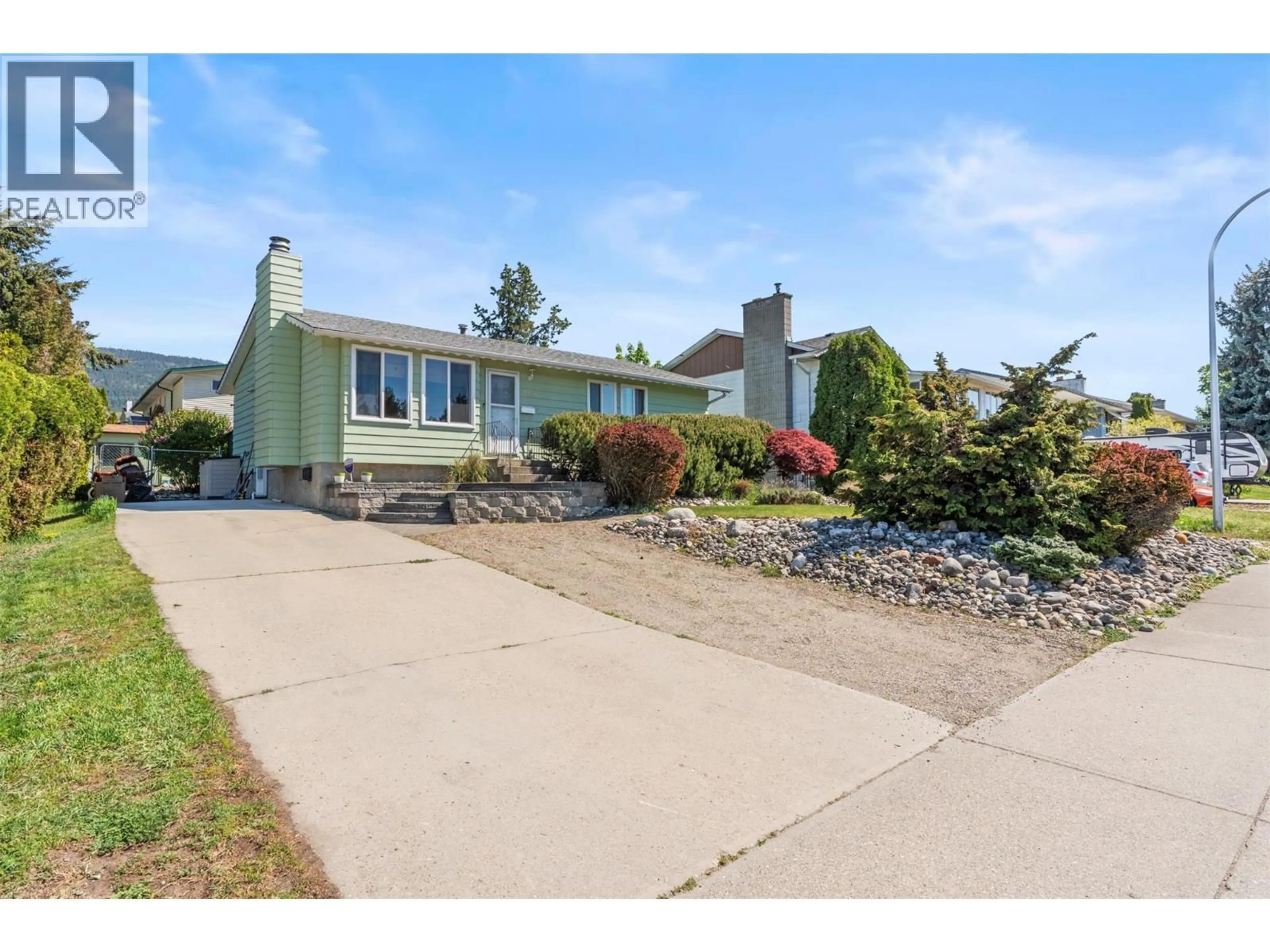 Home with vinyl exterior material, street for 3919 14 STREET, Vernon British Columbia V1T7N3
